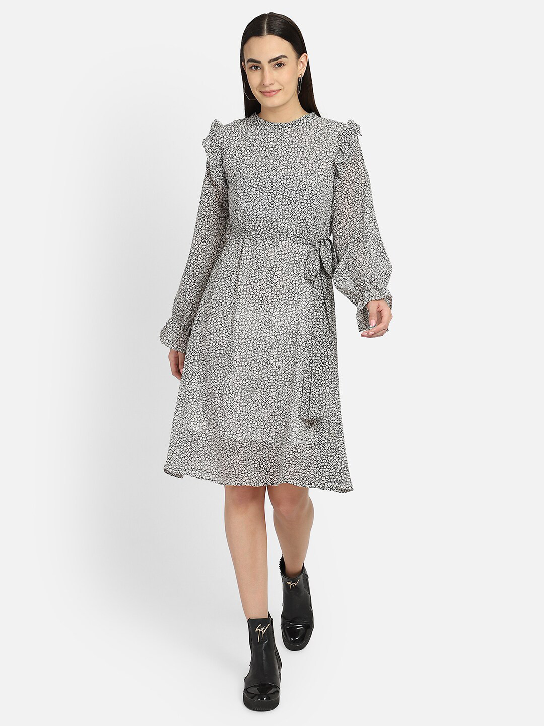 

Fashfun Black & White Floral Georgette Dress