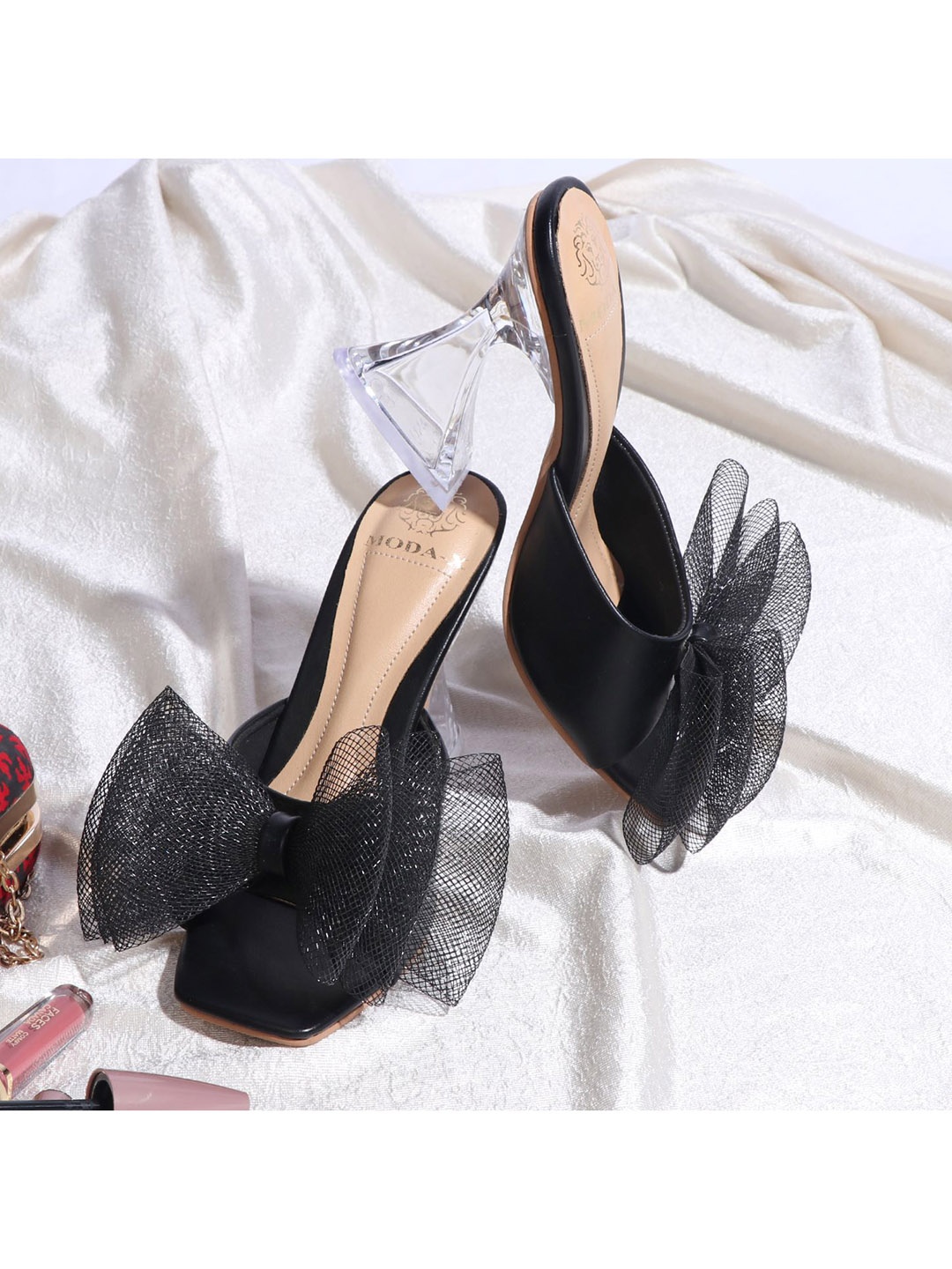 

MODA-X Black Block with Bows