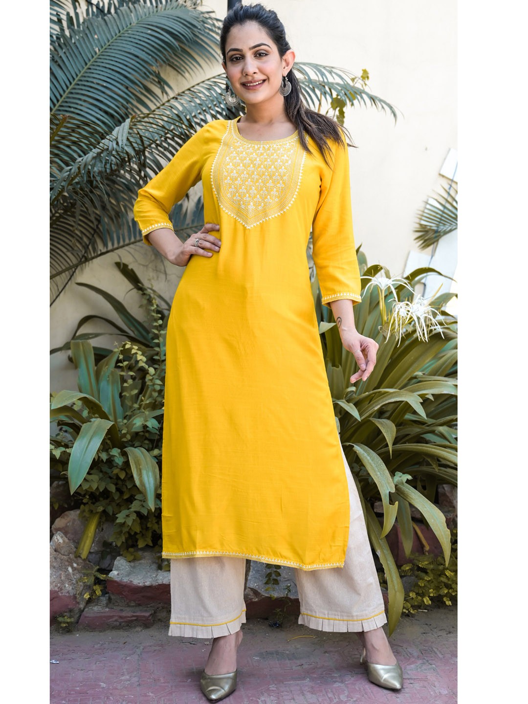 

DORIYA Women Yellow Kurta with Palazzos