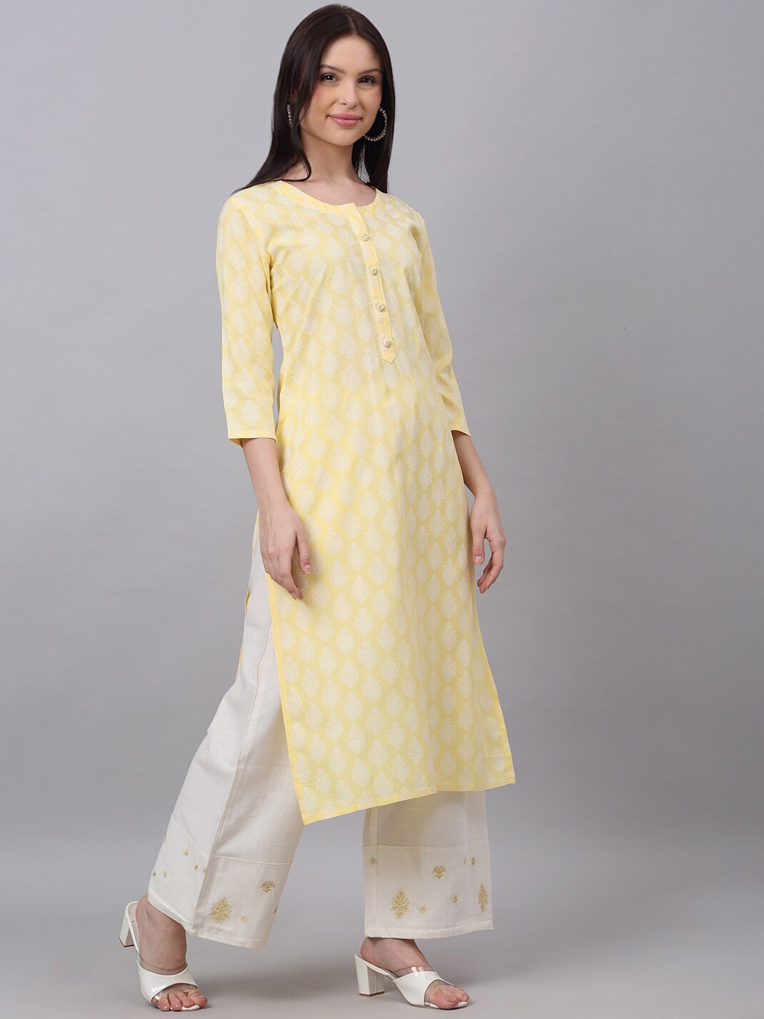 

DORIYA Women Yellow Ethnic Motifs Printed Kurta with Palazzos