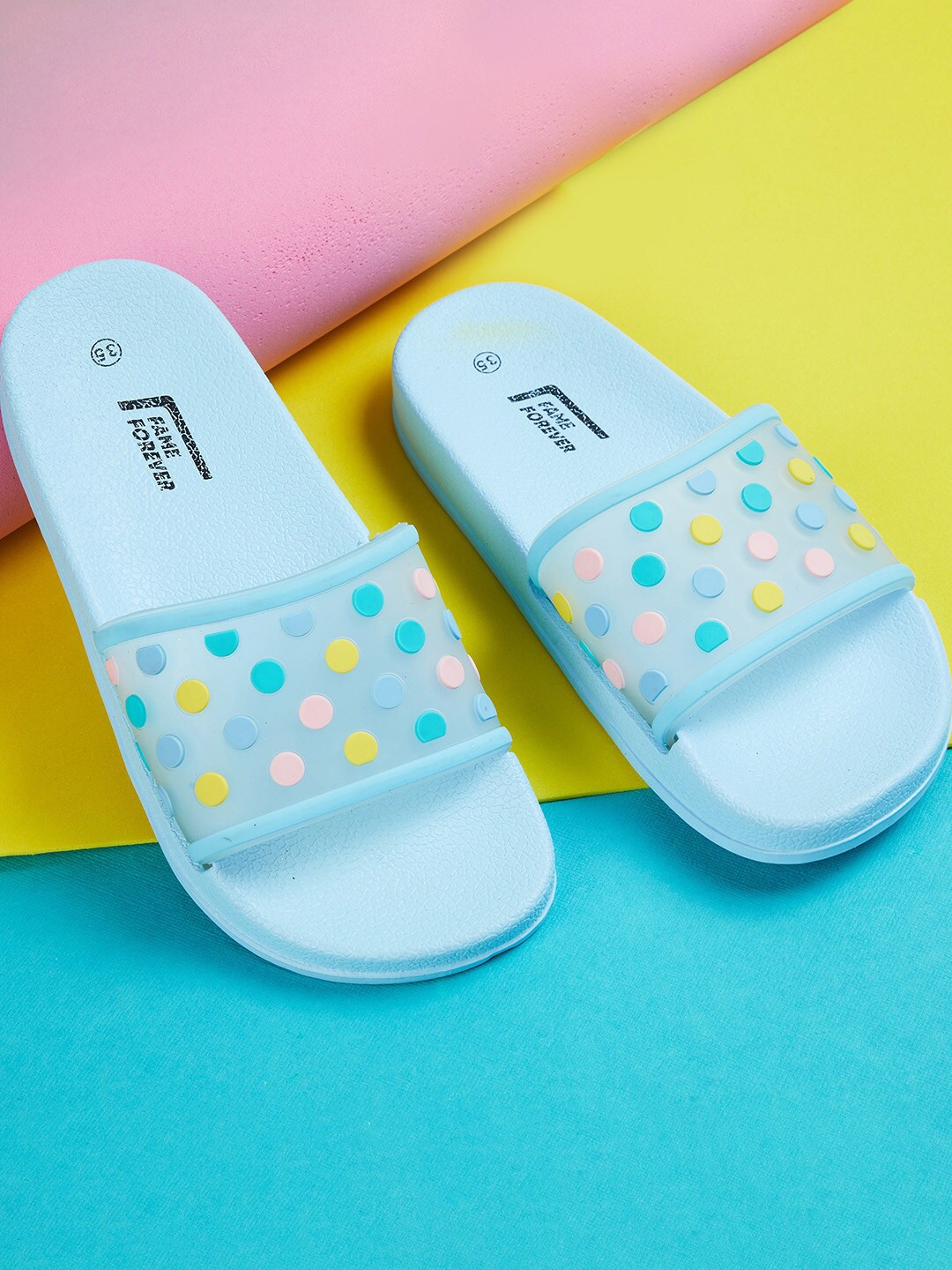 

Fame Forever by Lifestyle Girls Blue & Pink Printed Rubber Sliders