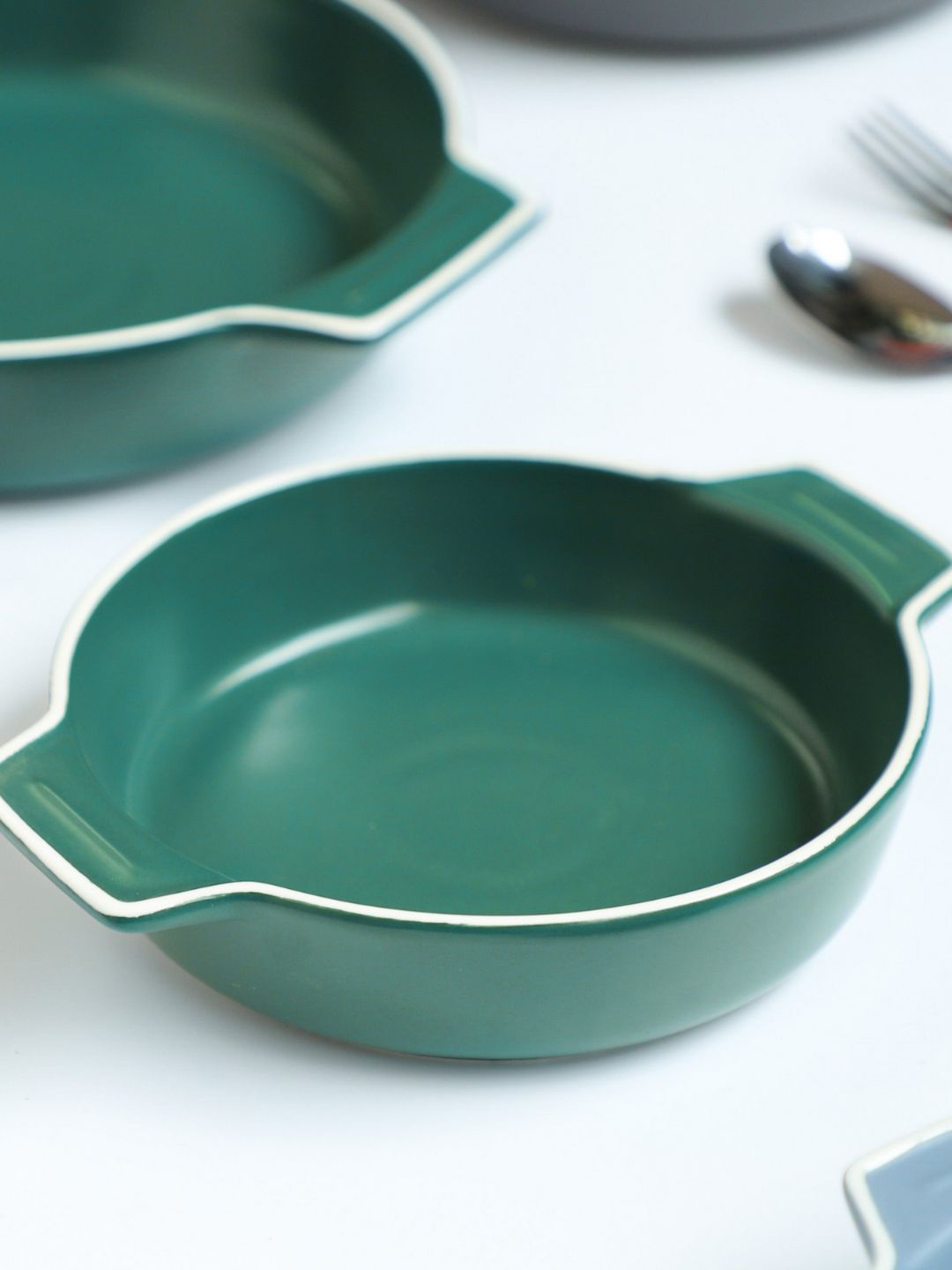 

Nestasia Green Solid Ceramic Baking Pot