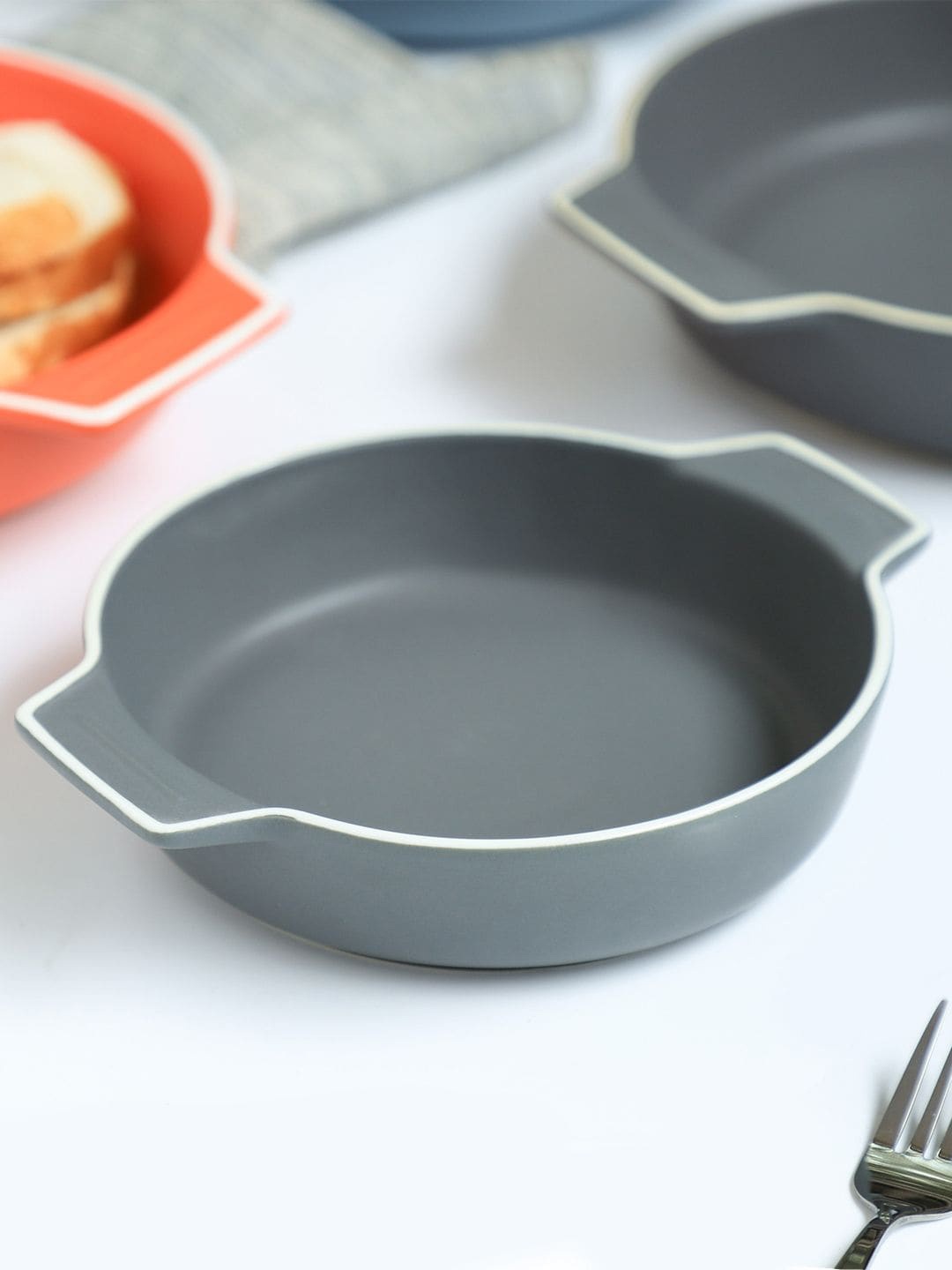 

Nestasia Grey Solid Ceramic Baking Pot