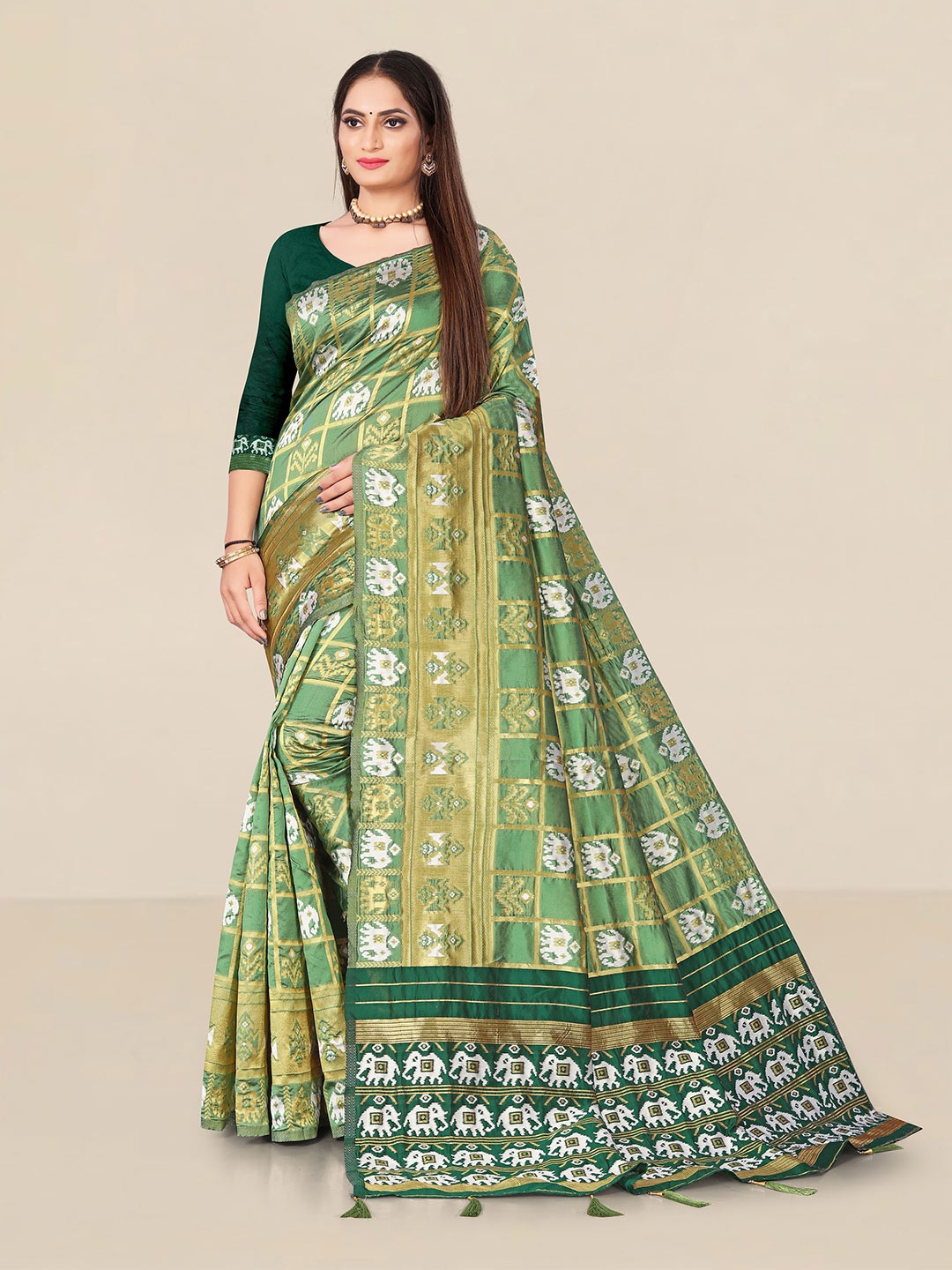 

UNITED LIBERTY Women Green & Gold-Toned Checked Zari Art Silk Patola Saree
