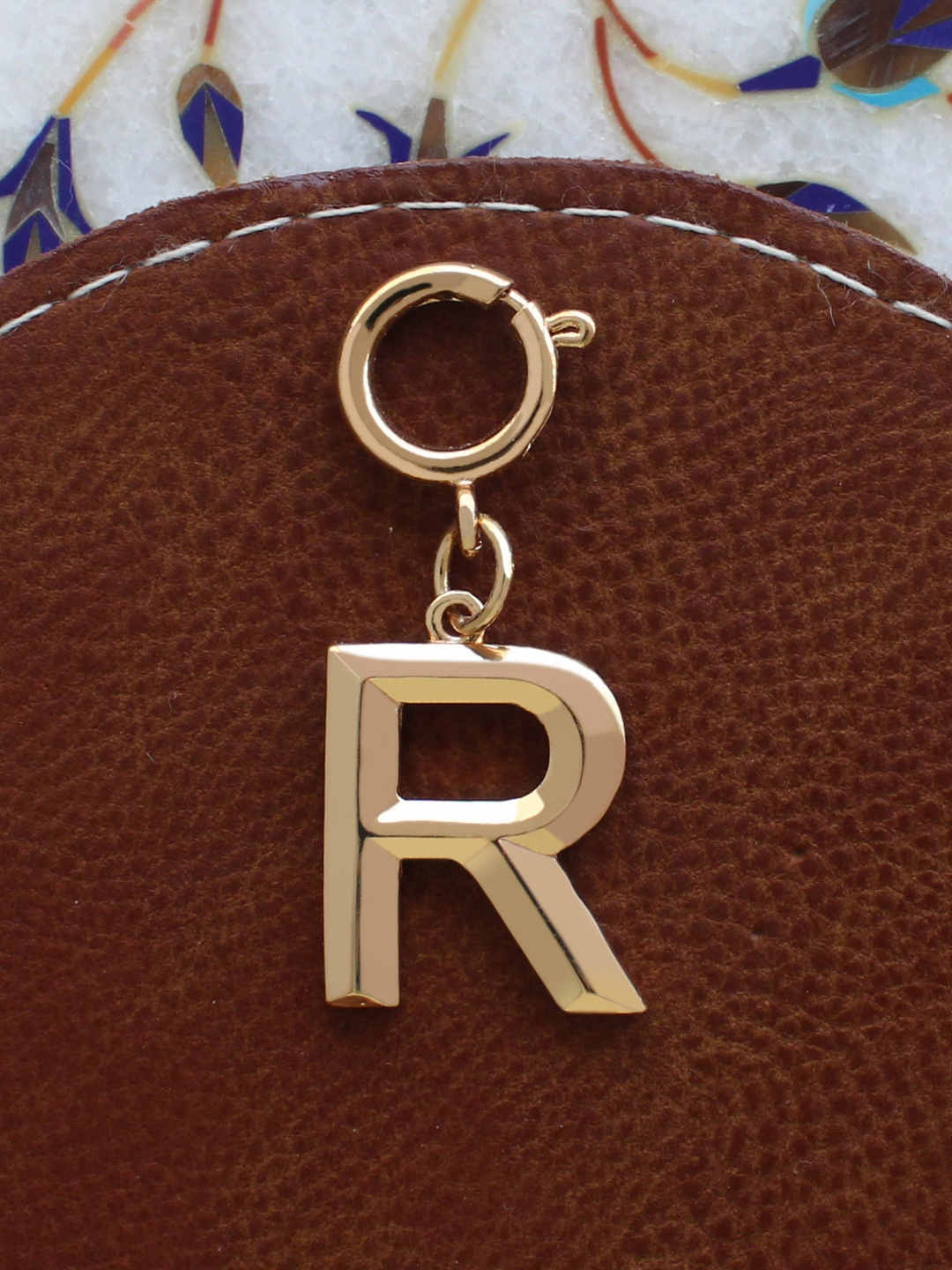 

BEAUTY CREATION Ritual Gold-Toned Alphabet R Charm
