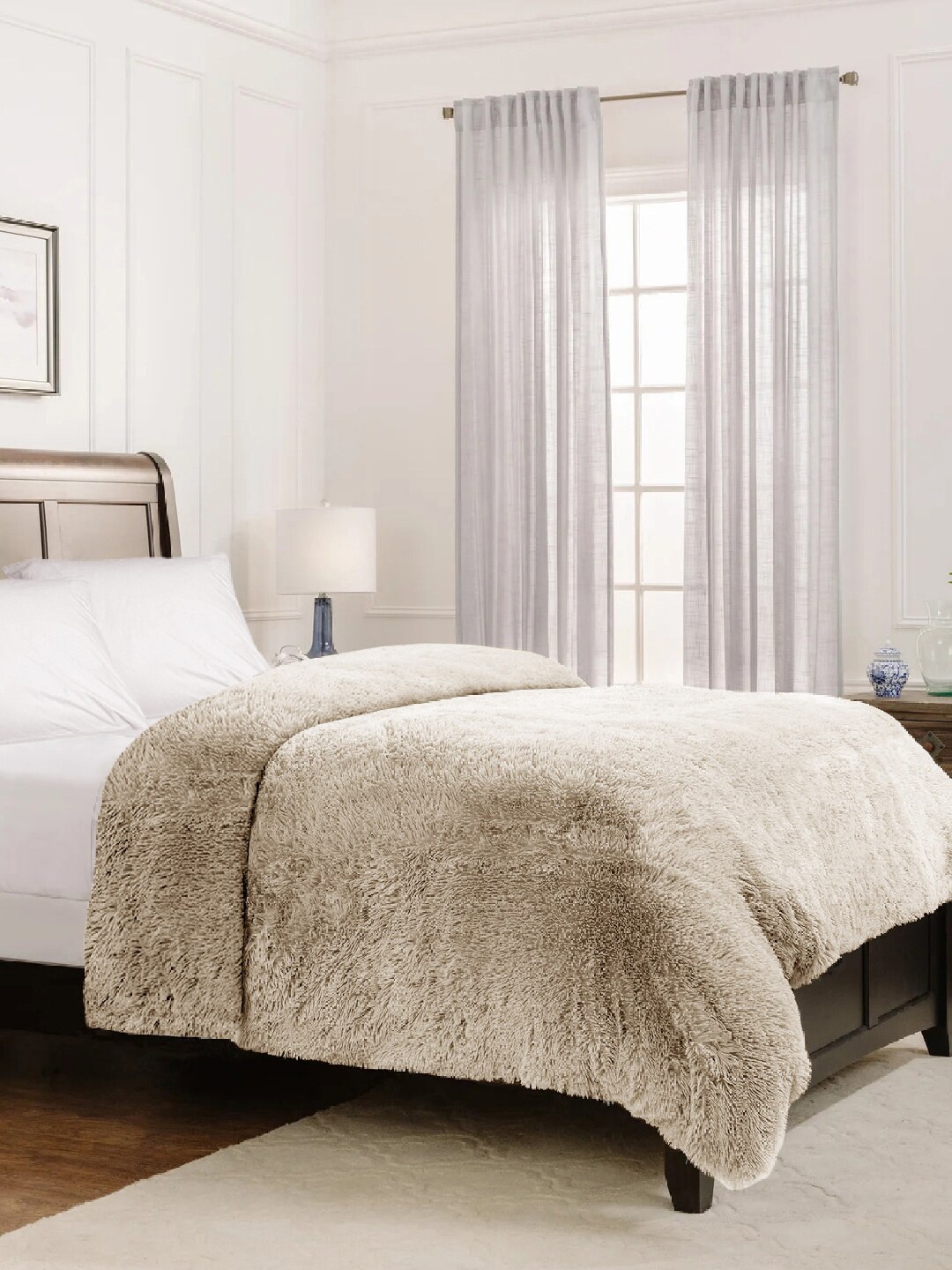 

Divine Casa Beige & Brown Self-Design 500 GSM Velvet Fluffy Double Queen Duvet Cover