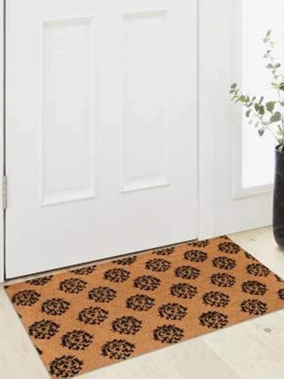 

Saral Home Black & Beige Colored Printed Heavy Duty Doormats