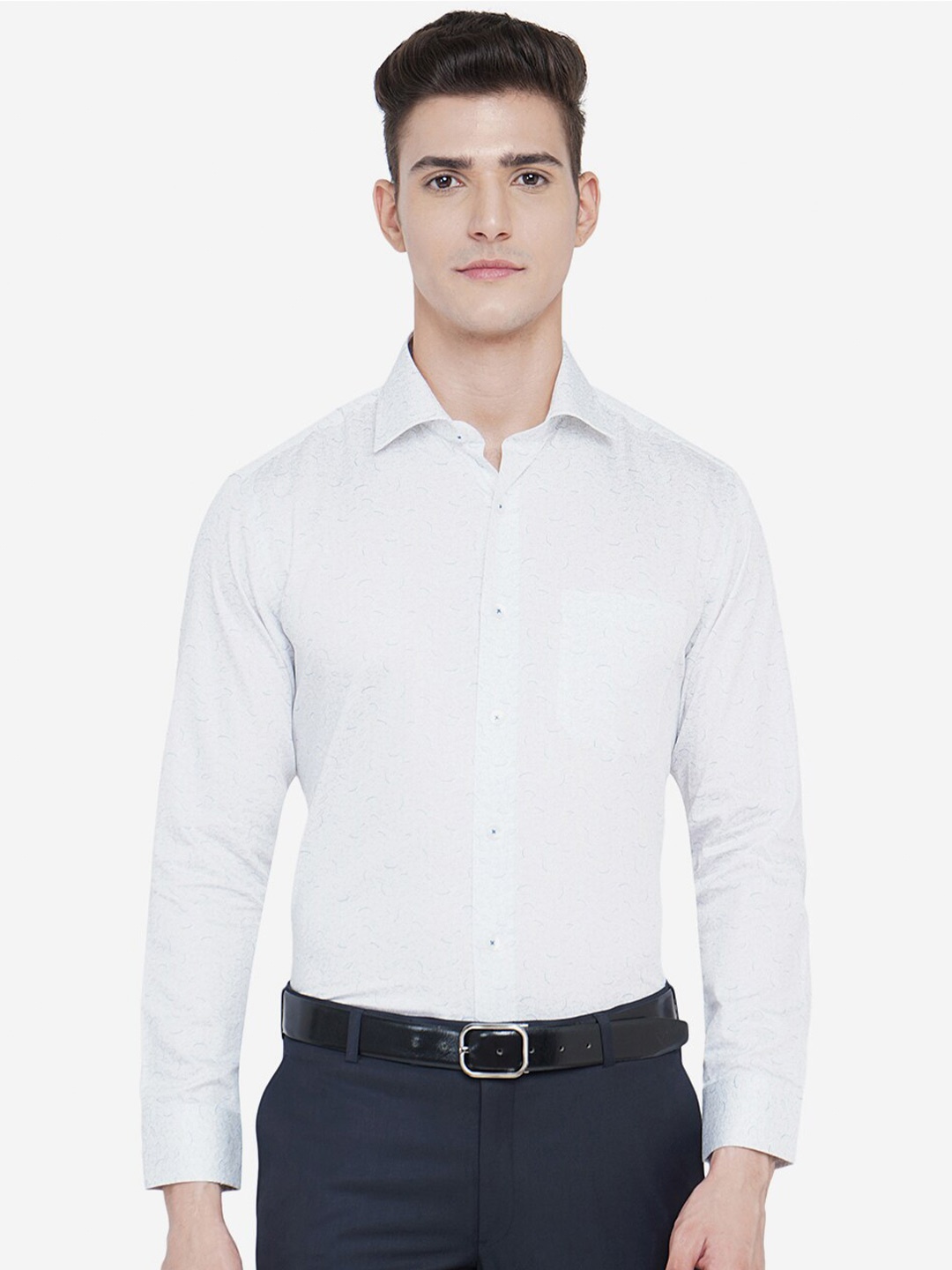 

METAL Men White Slim Fit Printed Casual Shirt