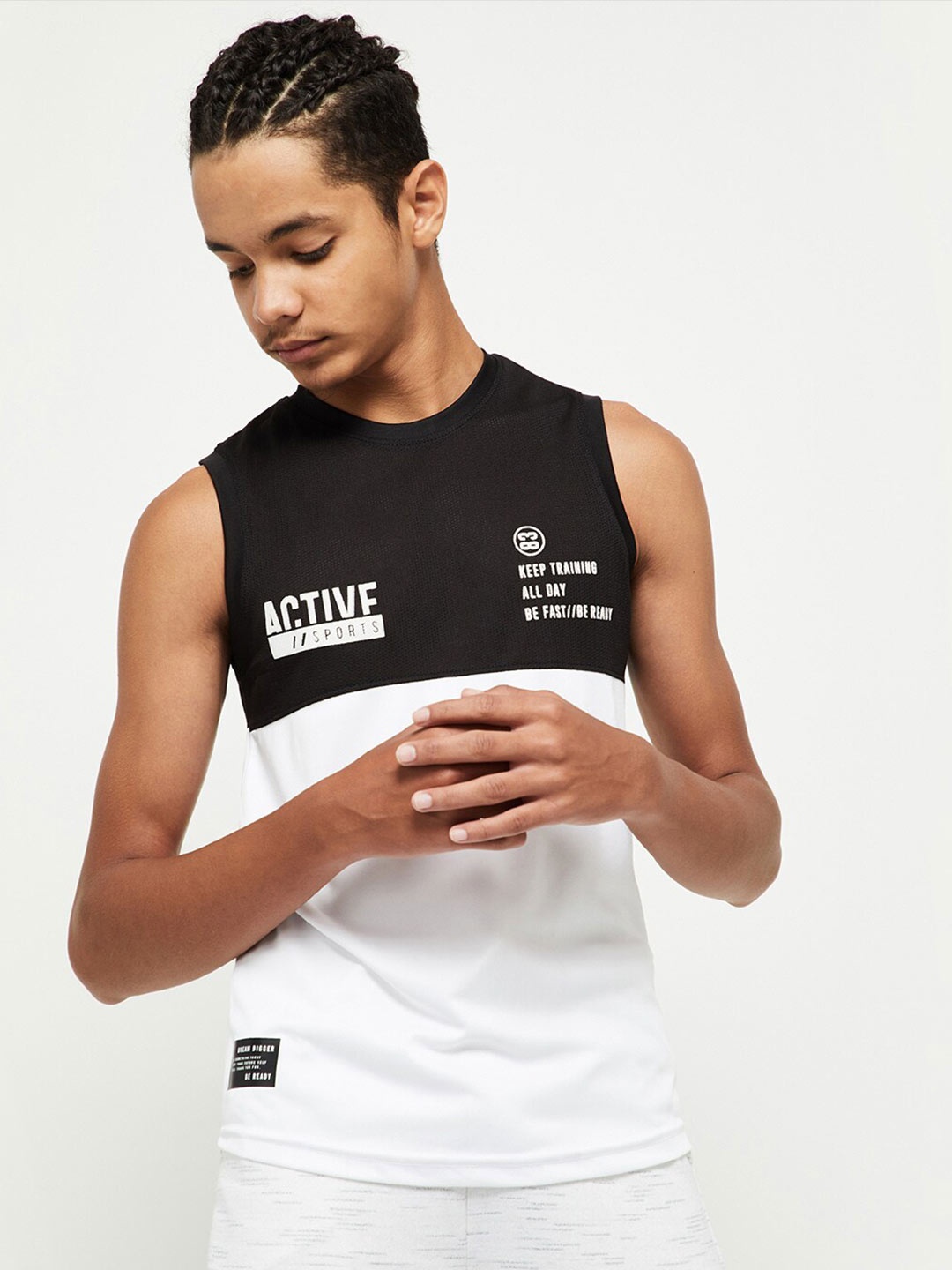 

max Boys White Typography T-shirt