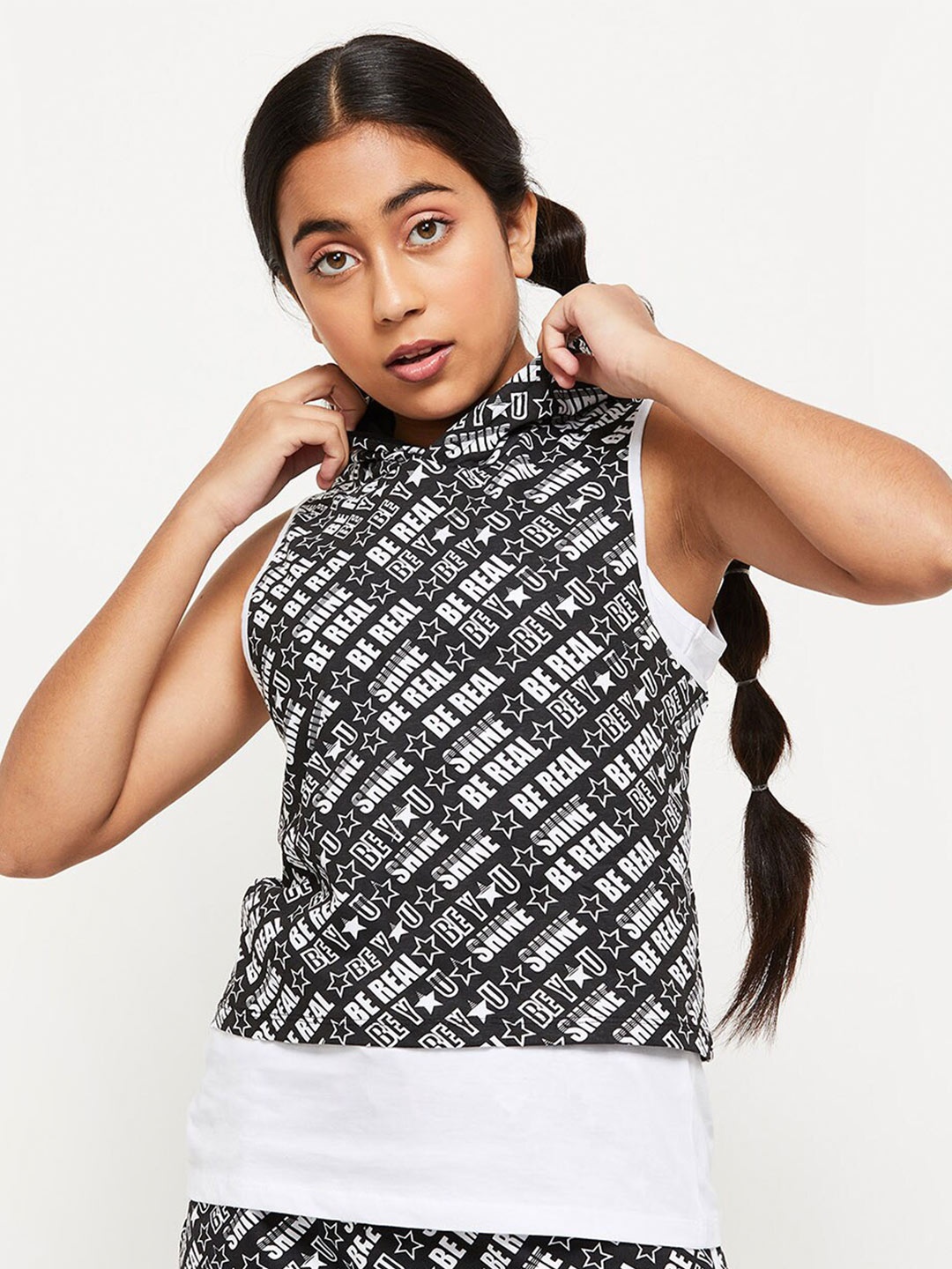 

max Girls Black Printed Polo Collar T-shirt