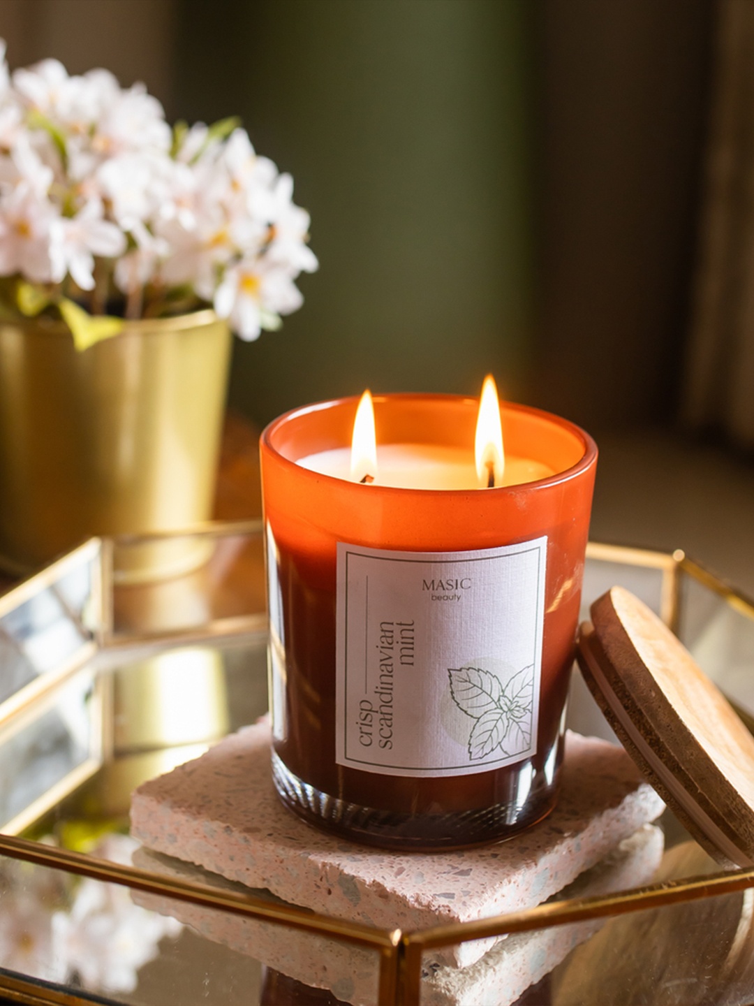 

MASIC beauty Cruelty-Free Crisp Scandinavian Mint 2-Wick Jar Candle - 200 g, Coffee brown