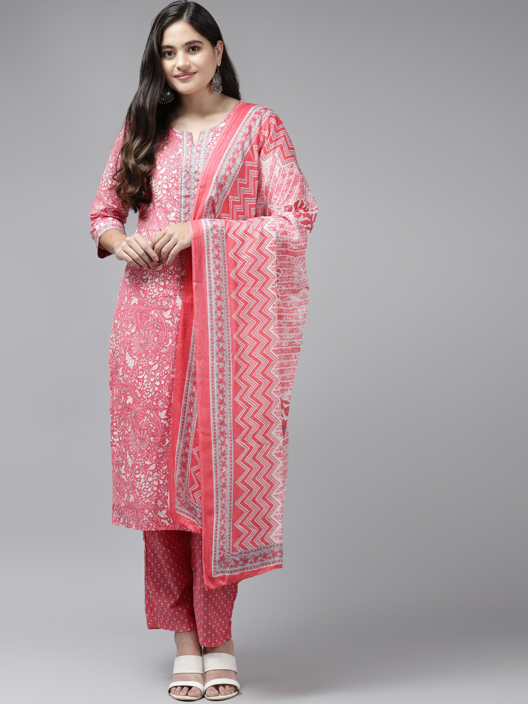 

Yufta Women Pink Floral Printed Gotta Patti Pure Cotton Kurta with Trousers & With Dupatta