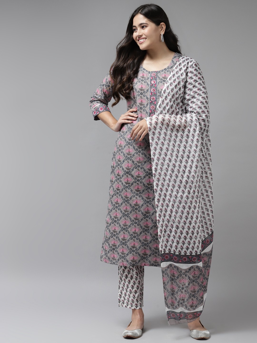 

Yufta Women Grey Ethnic Motifs Printed Gotta Patti Pure Cotton Kurta with Trousers & With Dupatta
