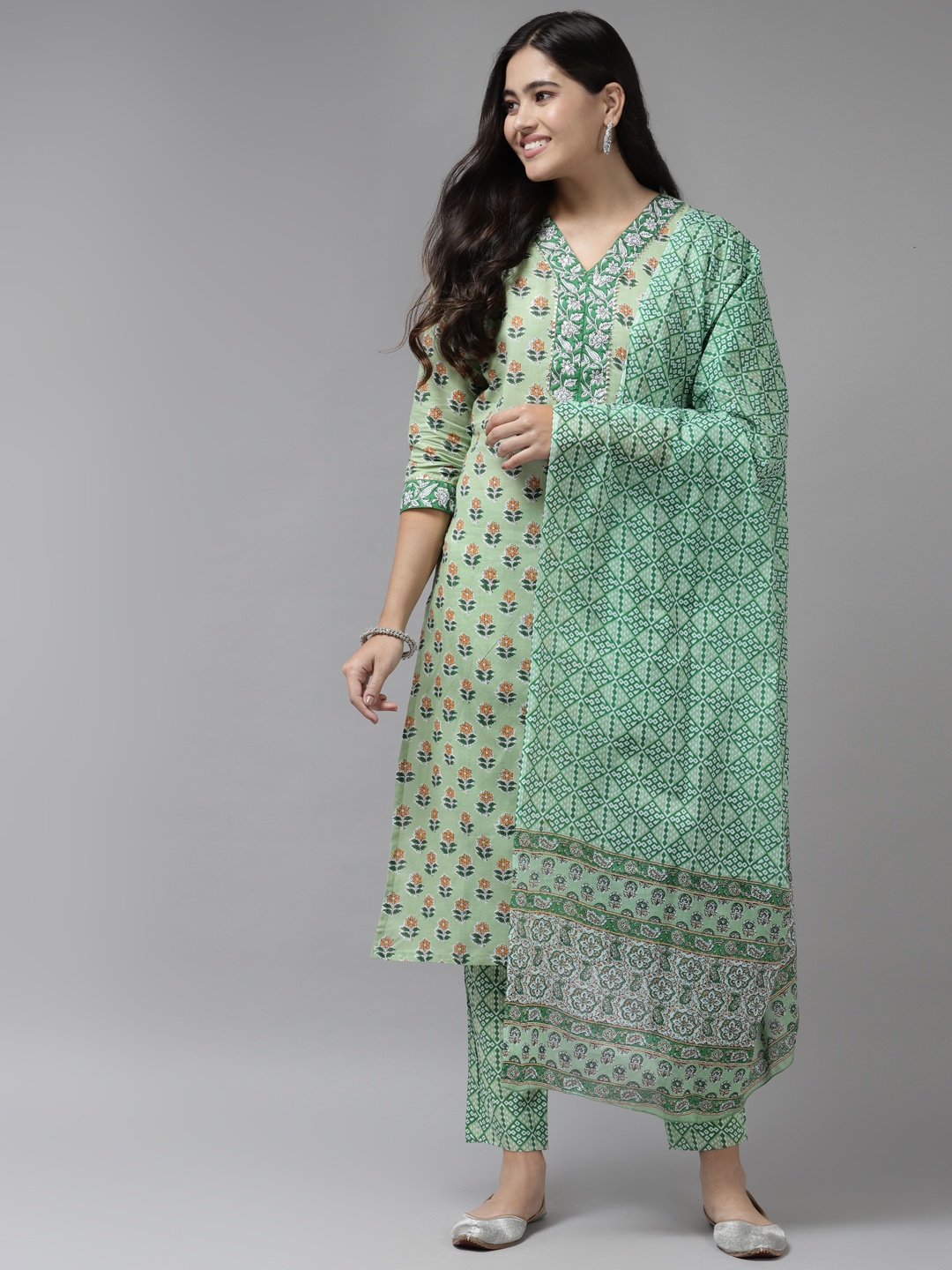 

Yufta Women Green Floral Printed Sequinned Pure Cotton Kurta with Trousers & With Dupatta