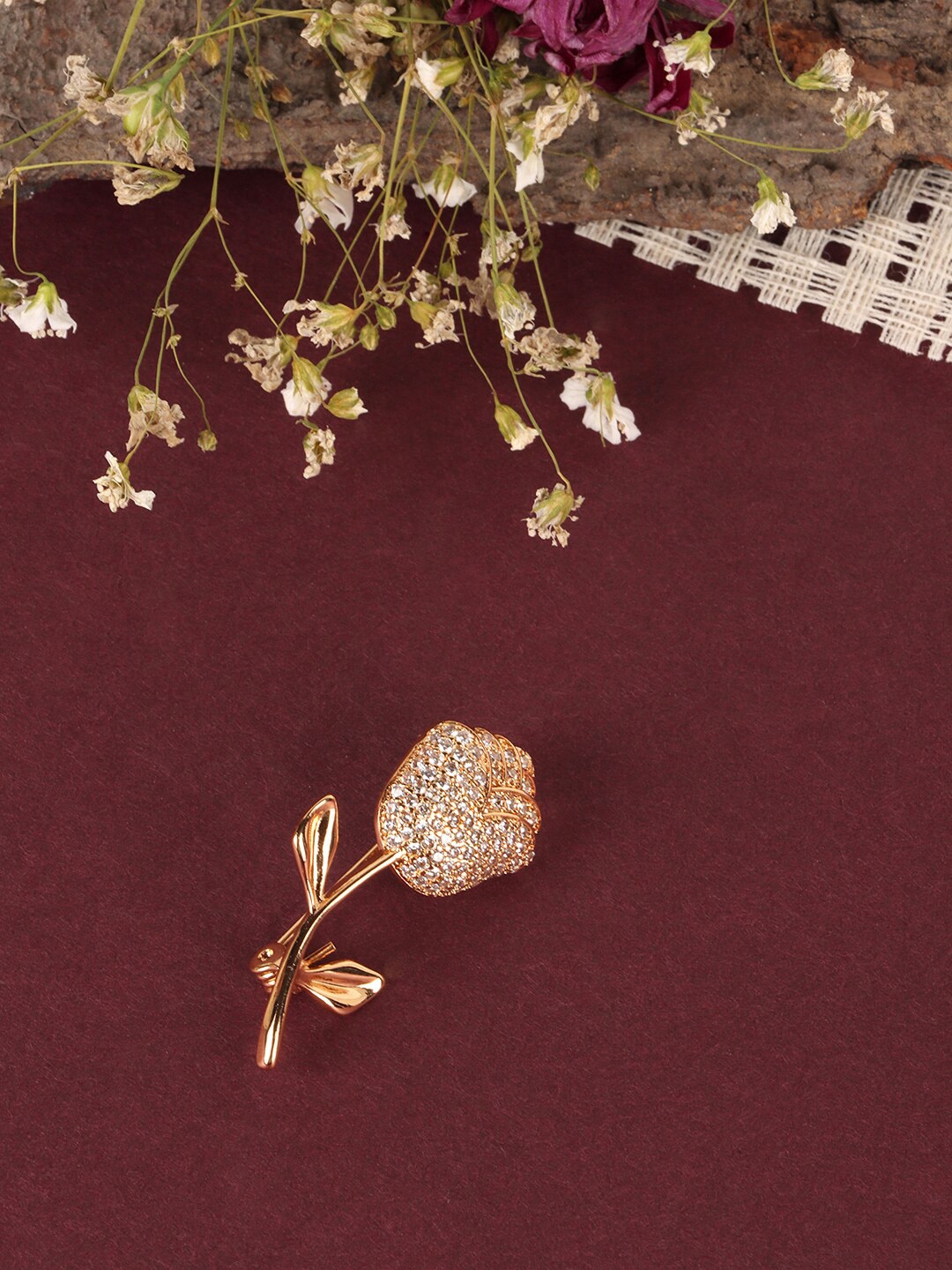 

JEWELS GEHNA Women Gold-Plated White CZ-Studded Saree Clip