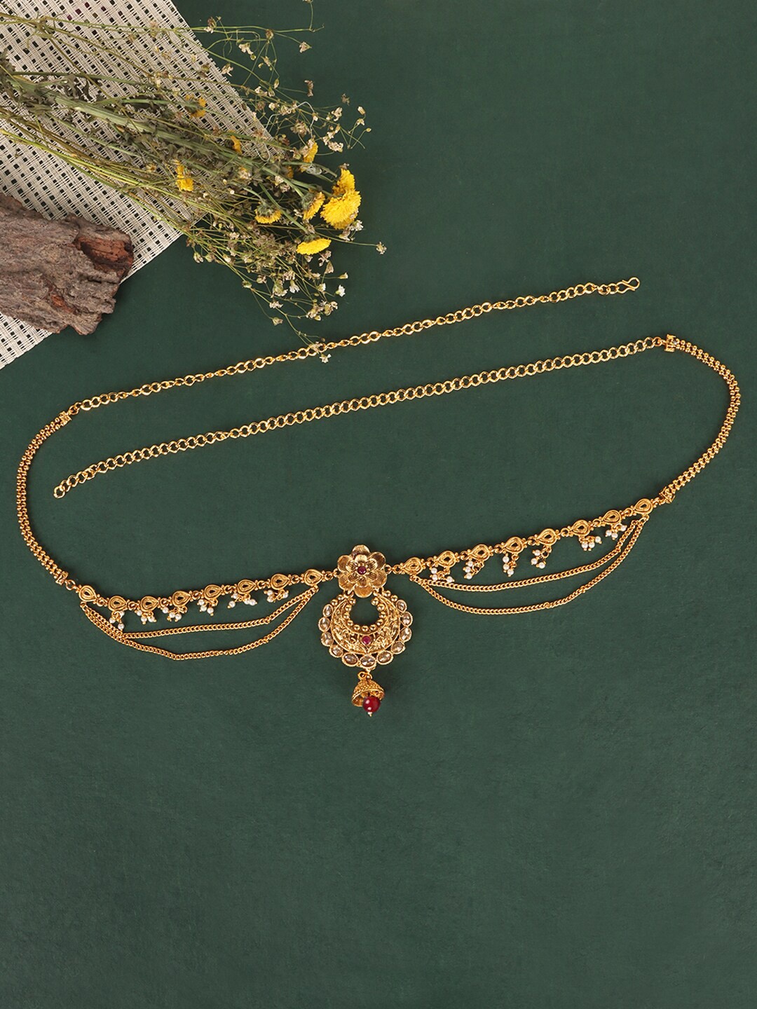 

JEWELS GEHNA Women Gold Plated Red Kundan-Studded & Beaded Kamarband