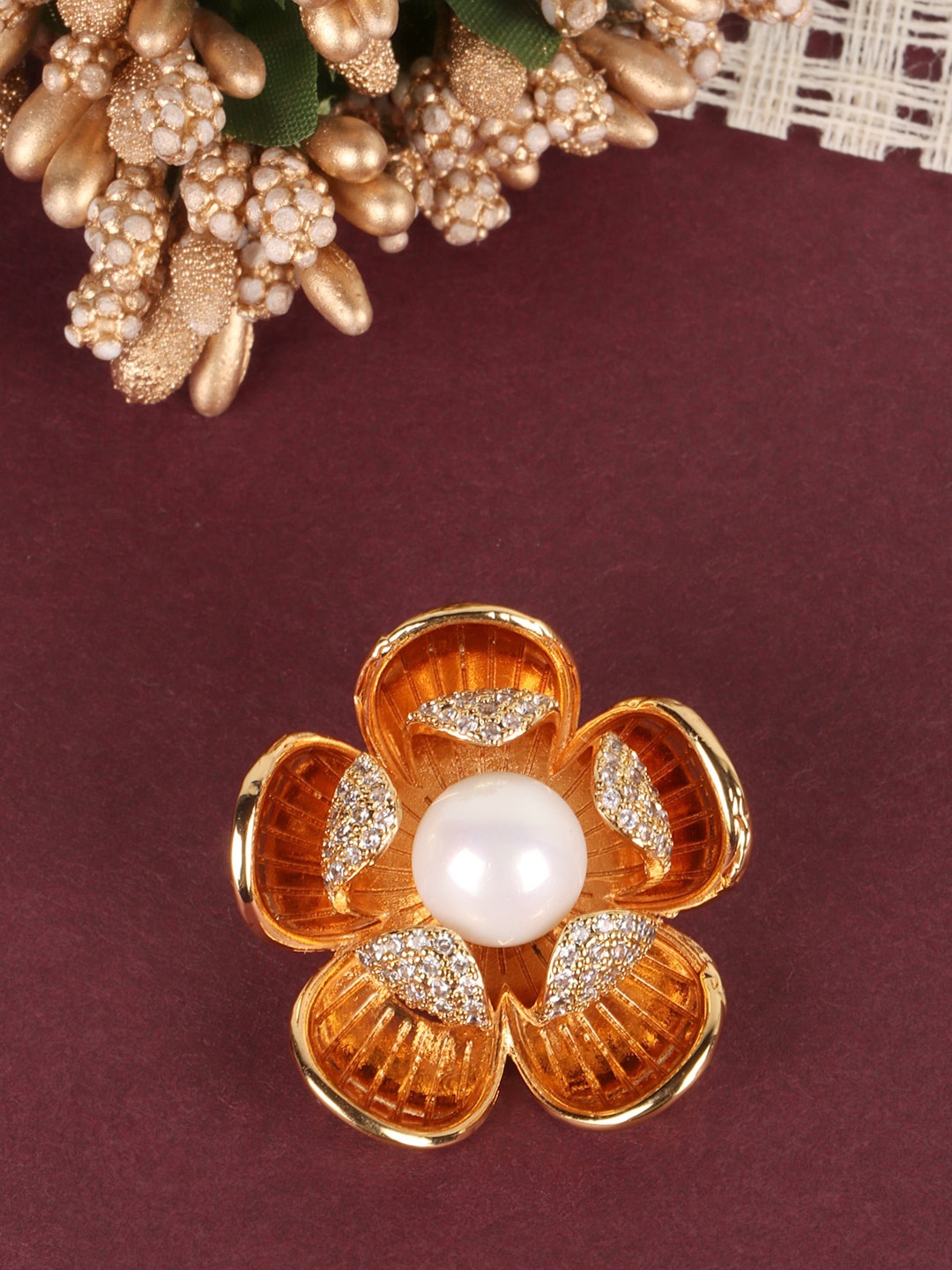 

JEWELS GEHNA Women Gold-Plated White CZ-Studded Floral Saree Clip