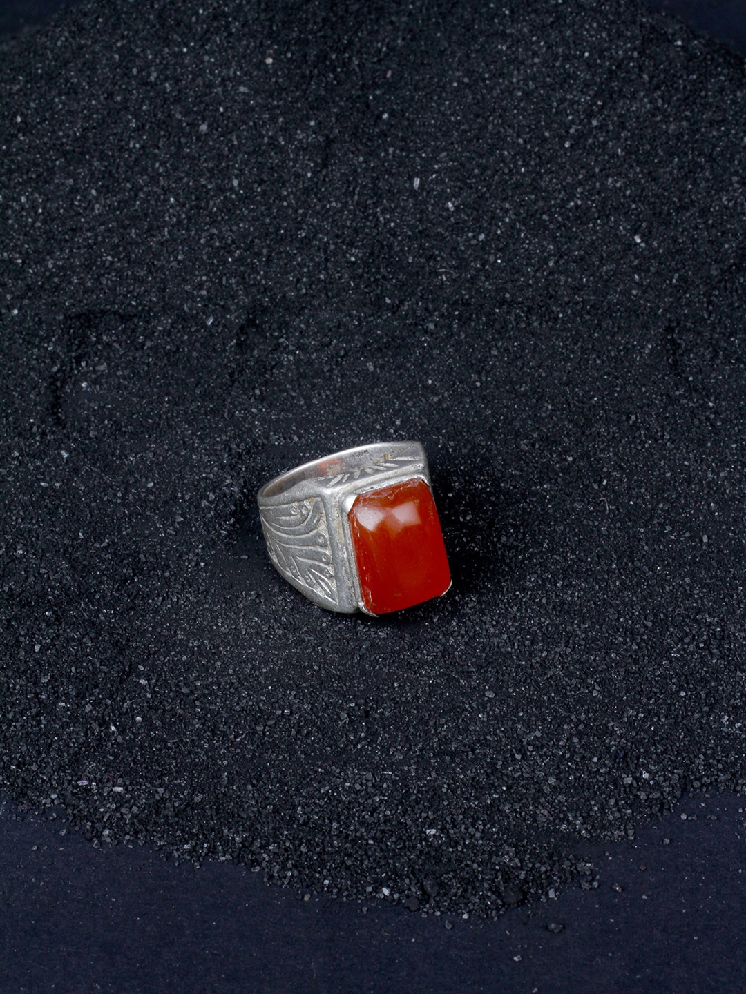 

SANGEETA BOOCHRA Sterling Silver Red CZ-Studded Finger Ring