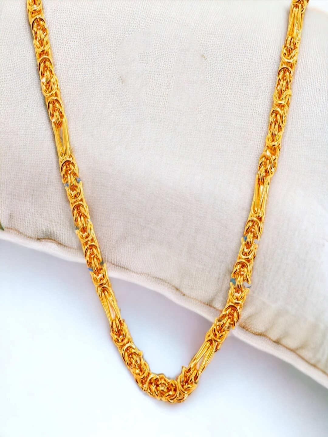 

Goldnera Men Brass Gold-Plated Chain