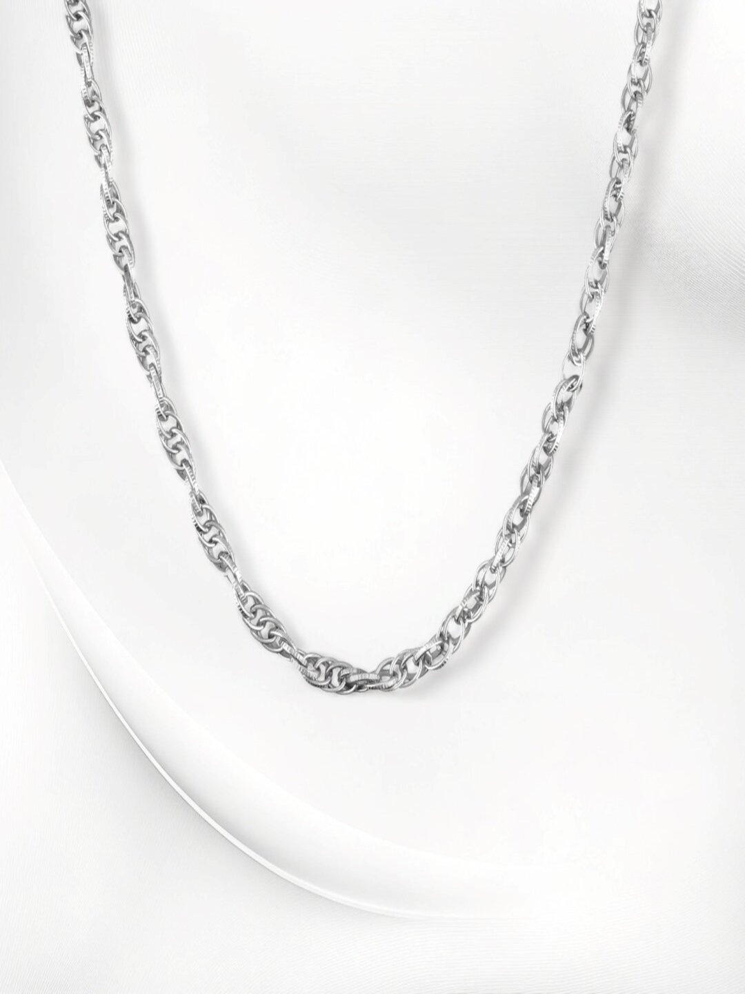 

Goldnera Men Silver-Toned Brass Silver-Plated Chain
