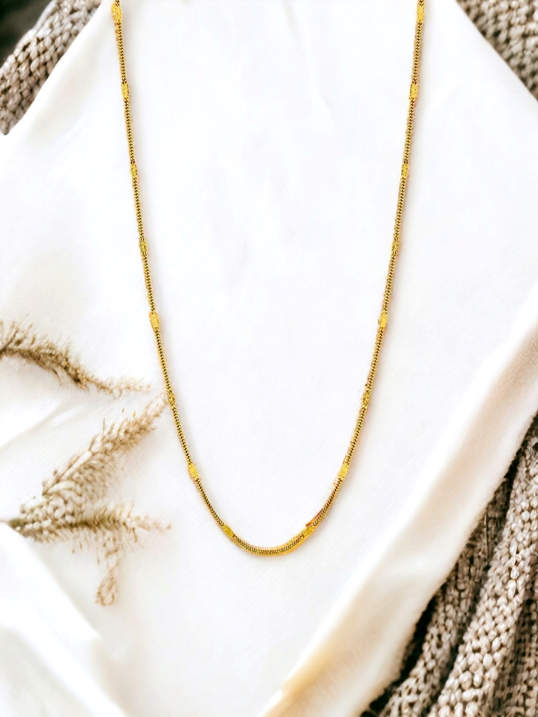 

Goldnera Men Gold-Toned Brass Gold-Plated Chain