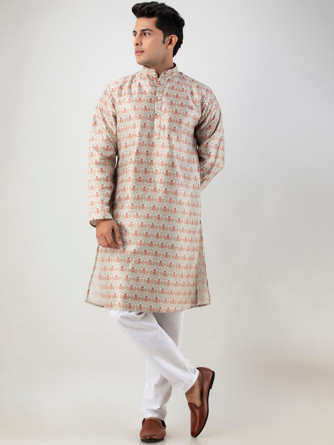 

Firangi Yarn Men Green Ethnic Motifs Printed Thread Work Grandeur & Majestic Artwork Kurta
