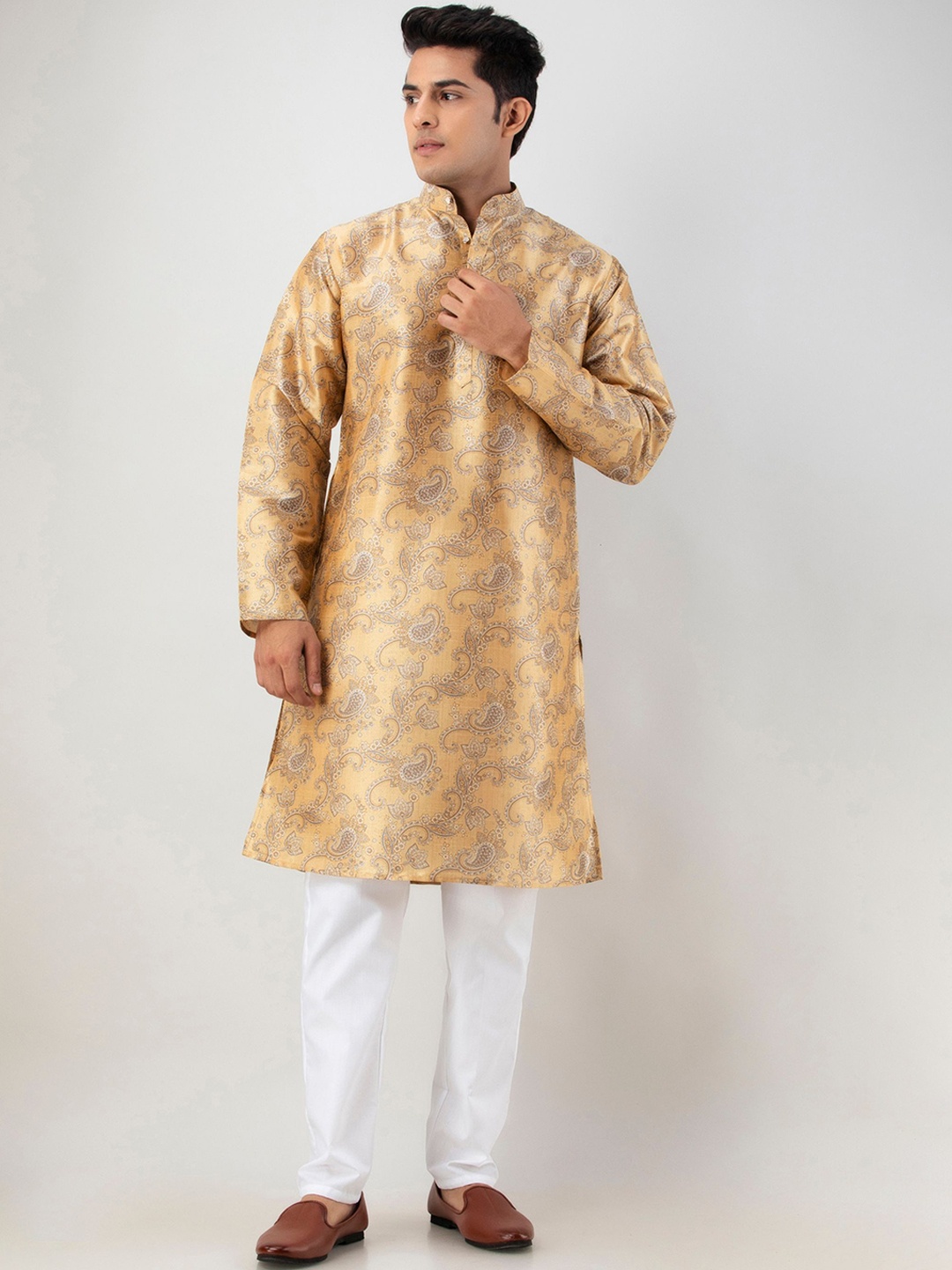 

Firangi Yarn Men Yellow Paisley Printed Indie Prints Silk Kurta