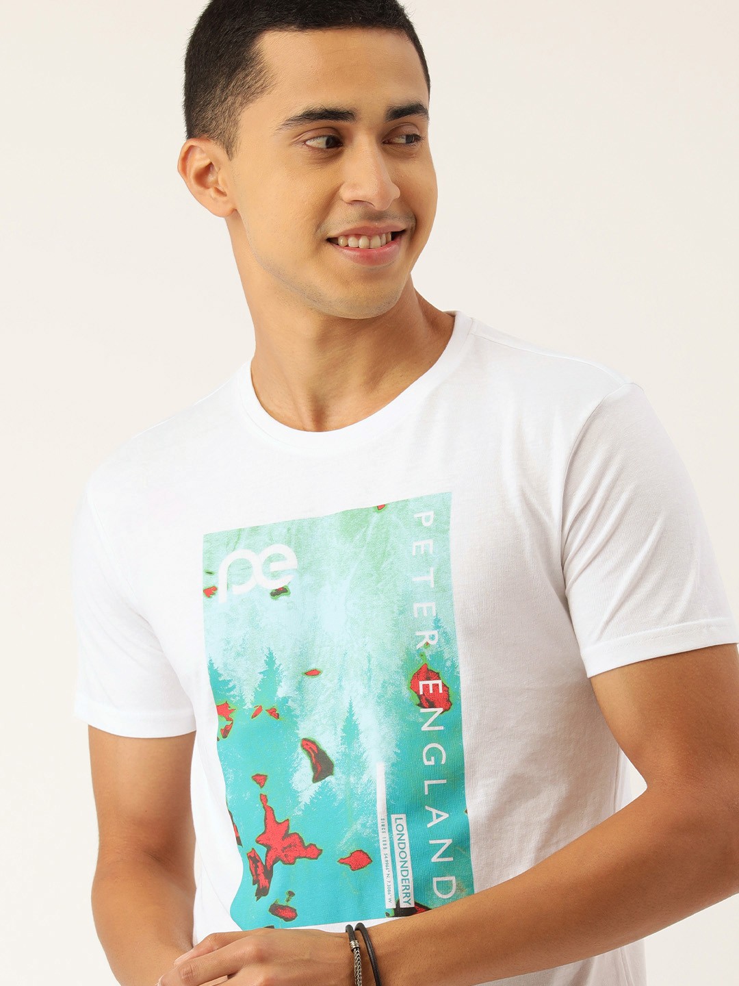 

Peter England Casuals Men White & Green Brand Logo Printed T-shirt
