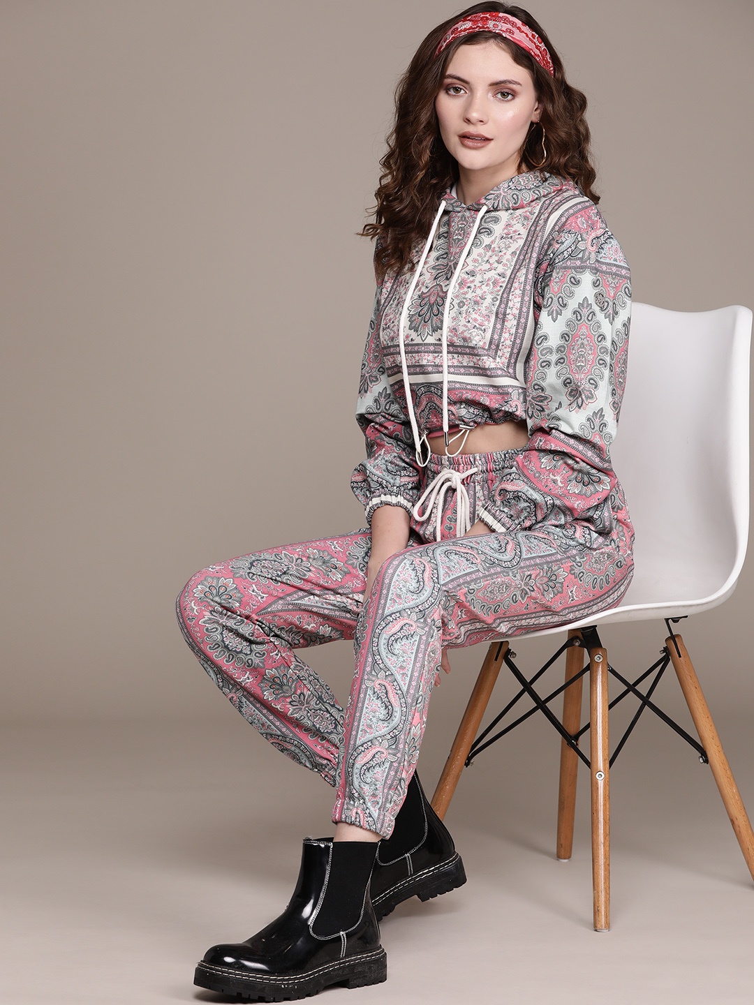 

Label Ritu Kumar Women Pink & Grey Abstract Printed Co-Ord Set