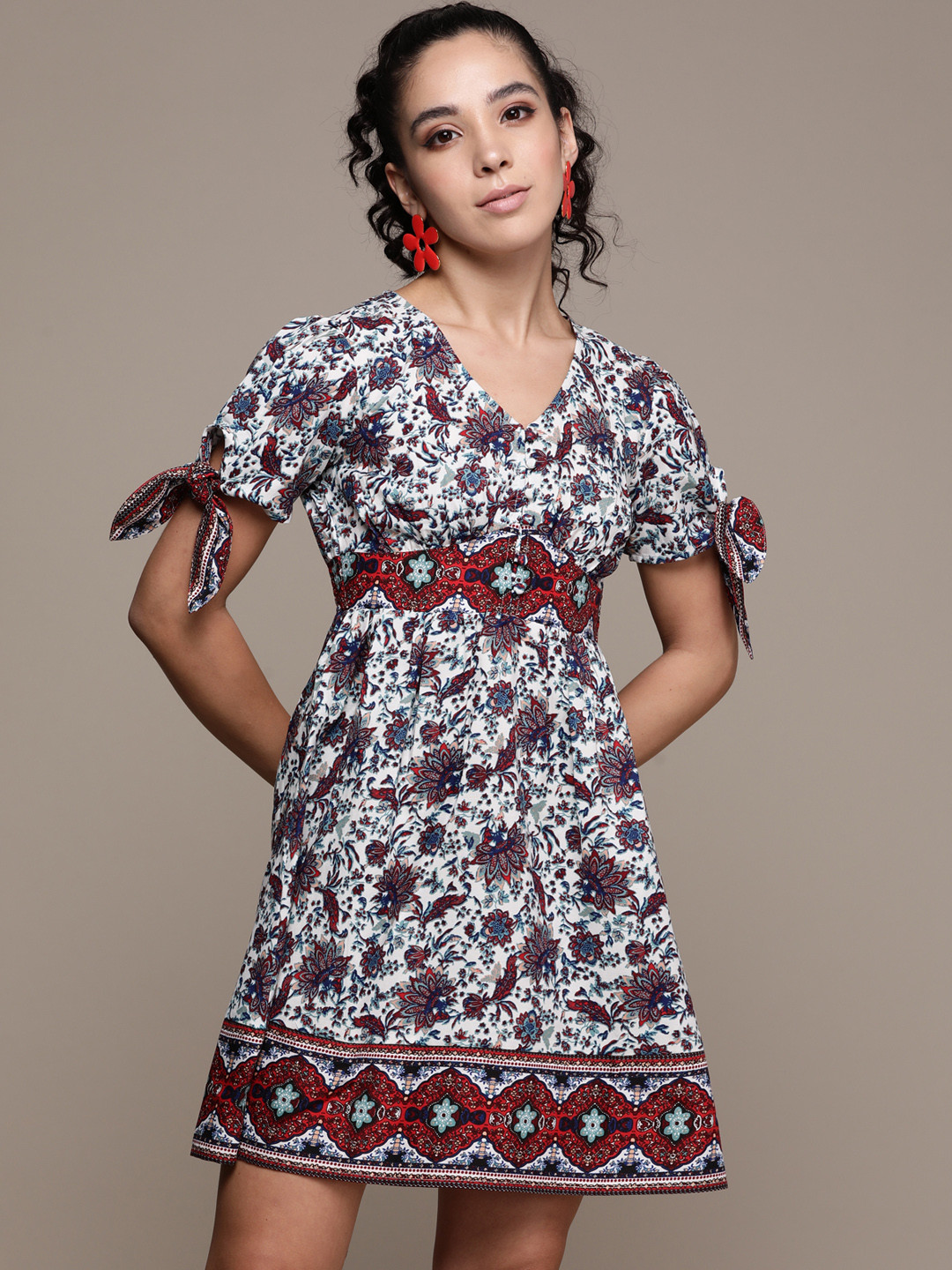

Label Ritu Kumar White & Navy Blue Floral Print A-Line Dress