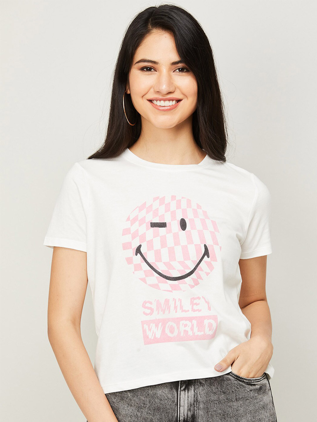 

SmileyWorld White Print Top