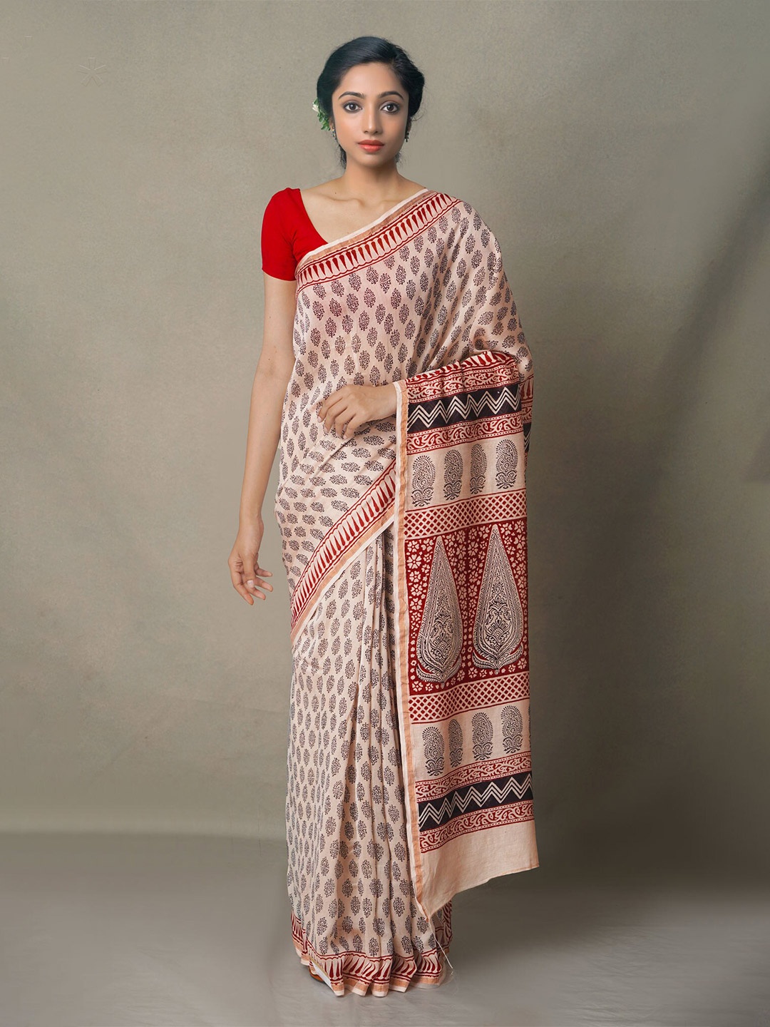 

Unnati Silks Beige & Black Ethnic Motifs Chanderi Saree