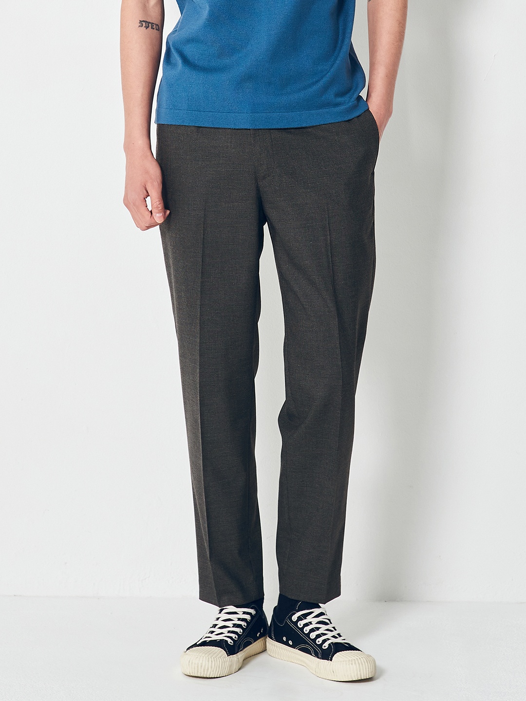 

8seconds Men Charcoal Grey Self-Checked Tapered Fit Pleated Trousers