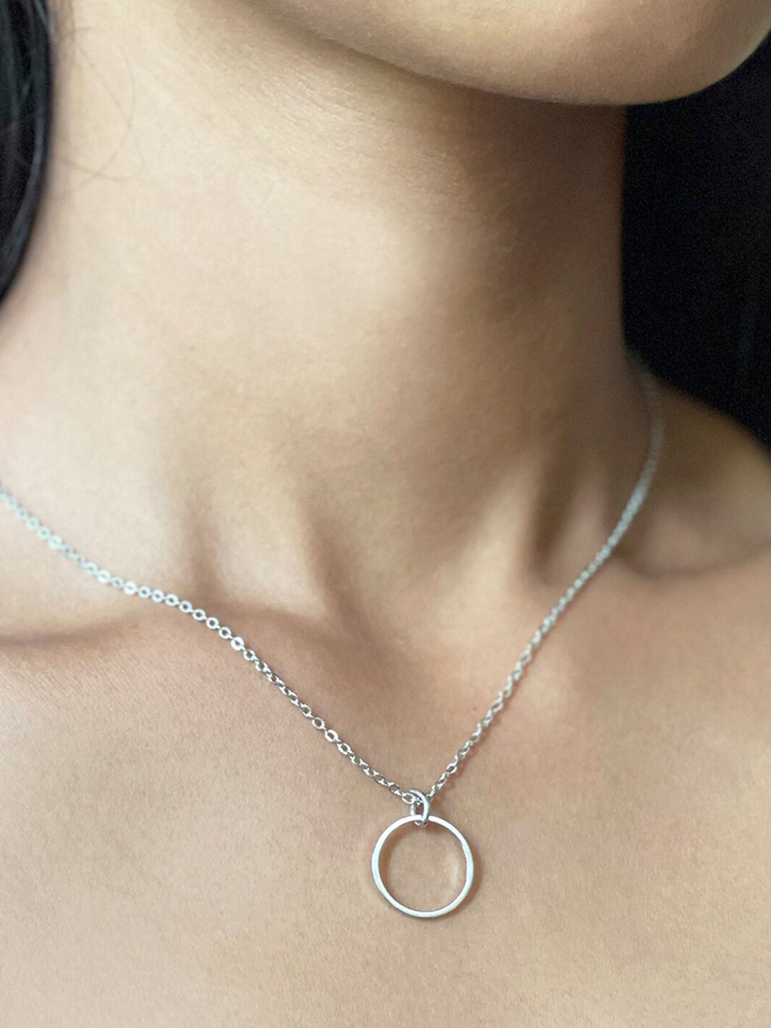 

Ayesha Silver-Toned Silver-Plated Circular Mini Pendant Necklace