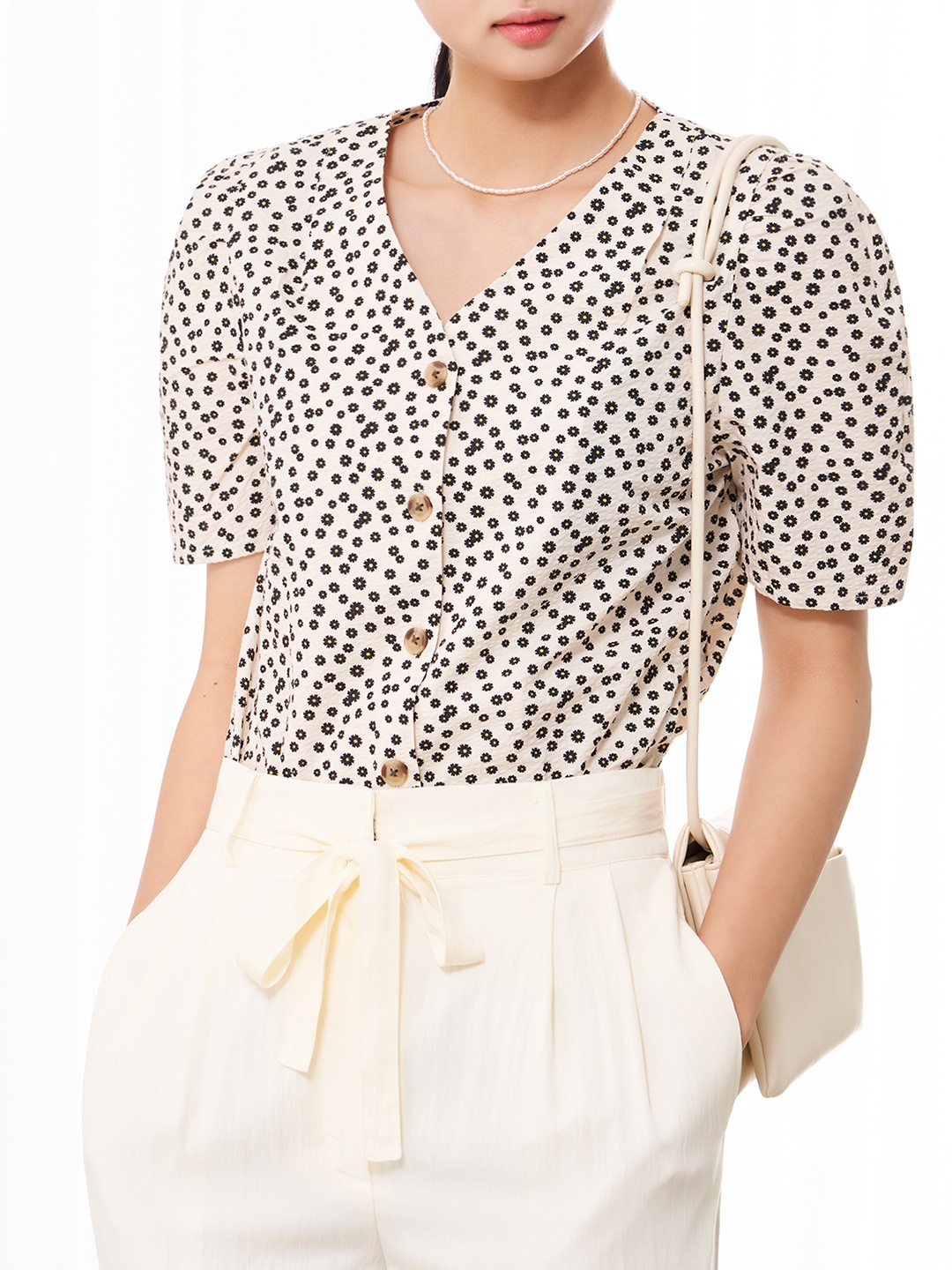 

8seconds Women Cream-Coloured & Black Floral Print Pure Cotton Shirt Style Top