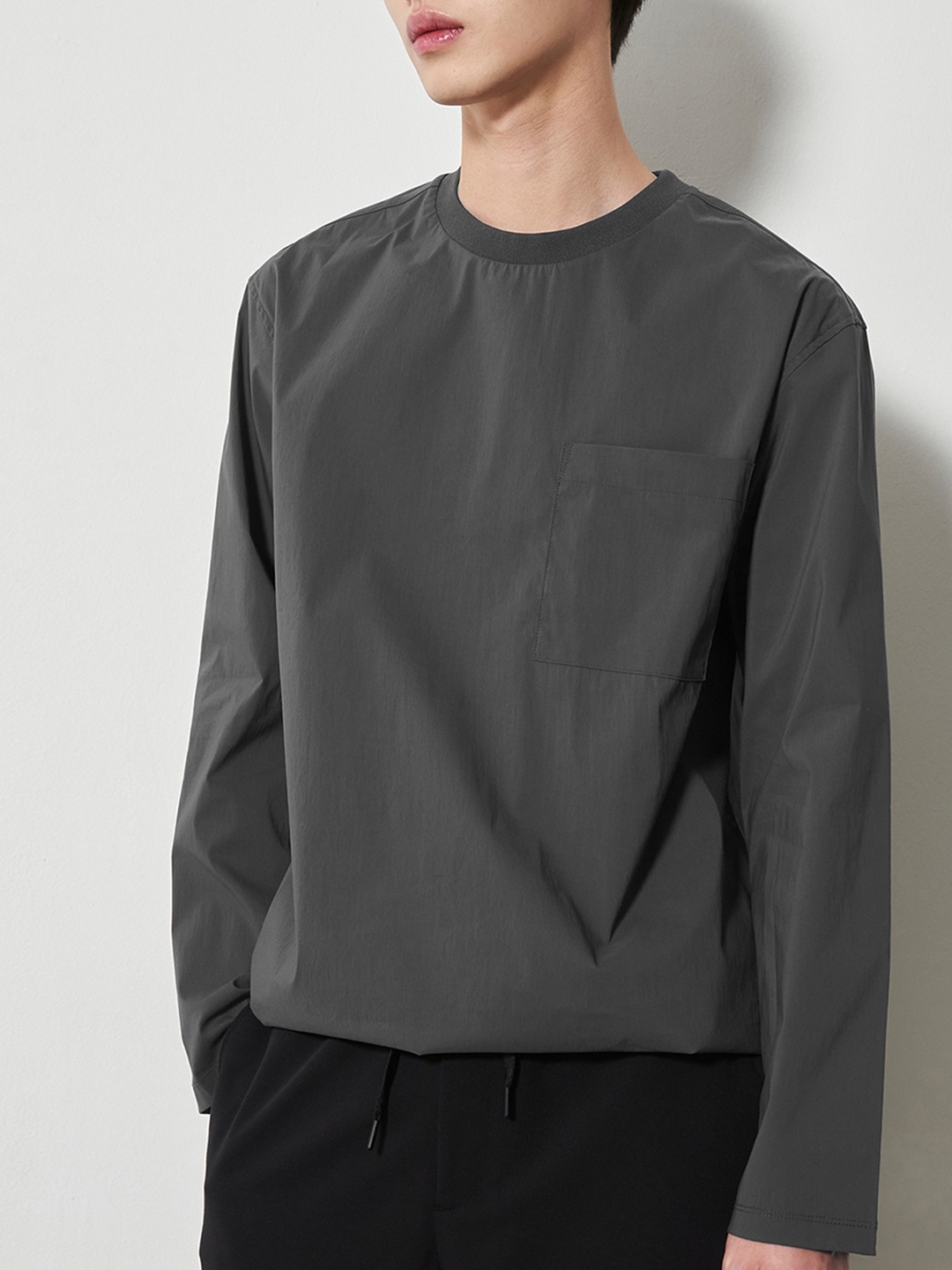 

8seconds Men Charcoal Grey Solid Woven T-shirt