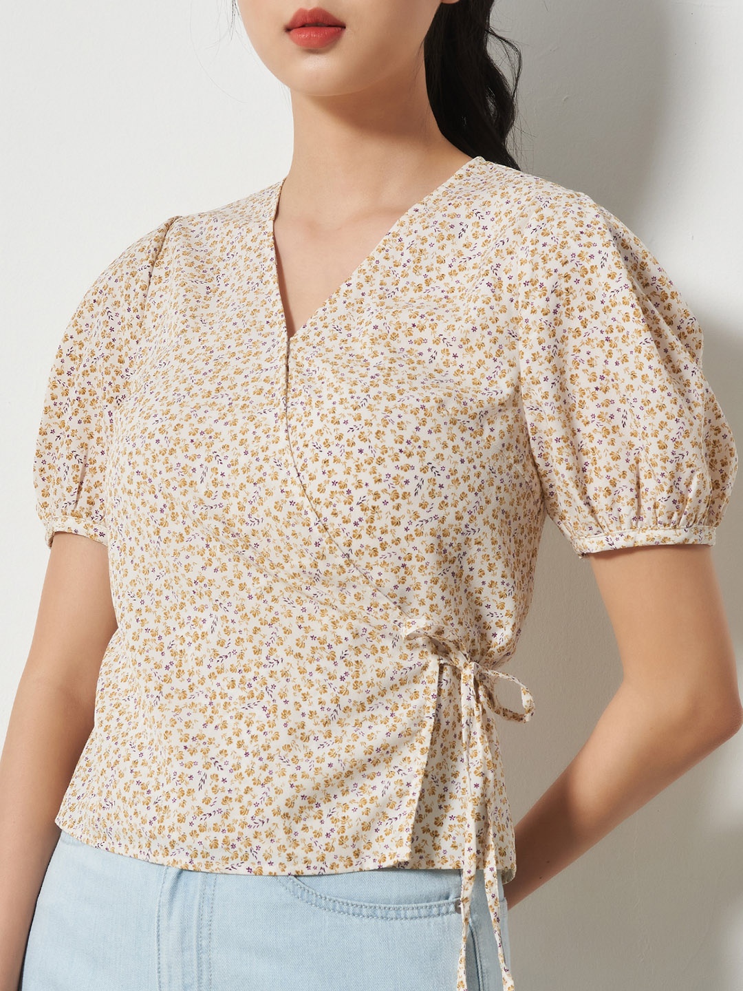 

8seconds Women White & Brown Floral Print Wrap Top