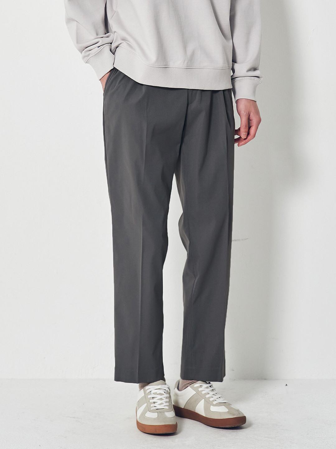 

8seconds Men Charcoal Grey Solid Pleated Trousers