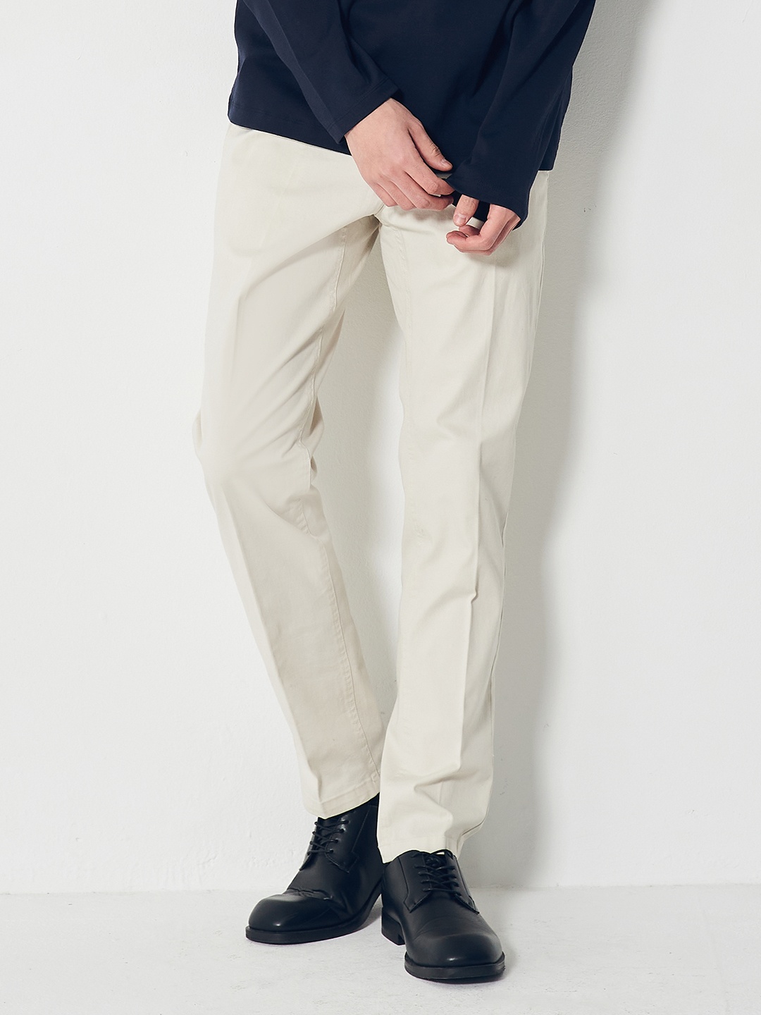 

8seconds Men Off White Solid Regular Fit Chinos