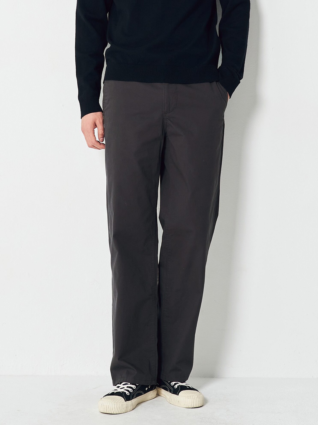 

8seconds Men Black Solid Semi-Wide Fit Pure Cotton Chinos