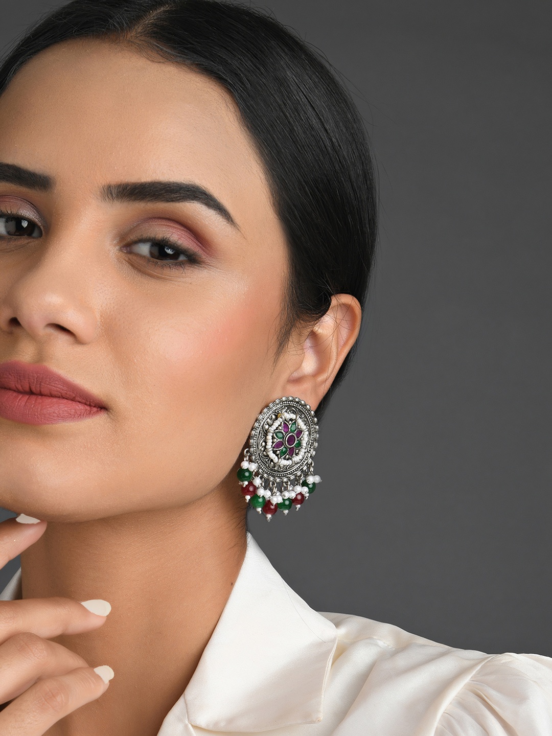 

Fida White & Green Circular Studs Earrings
