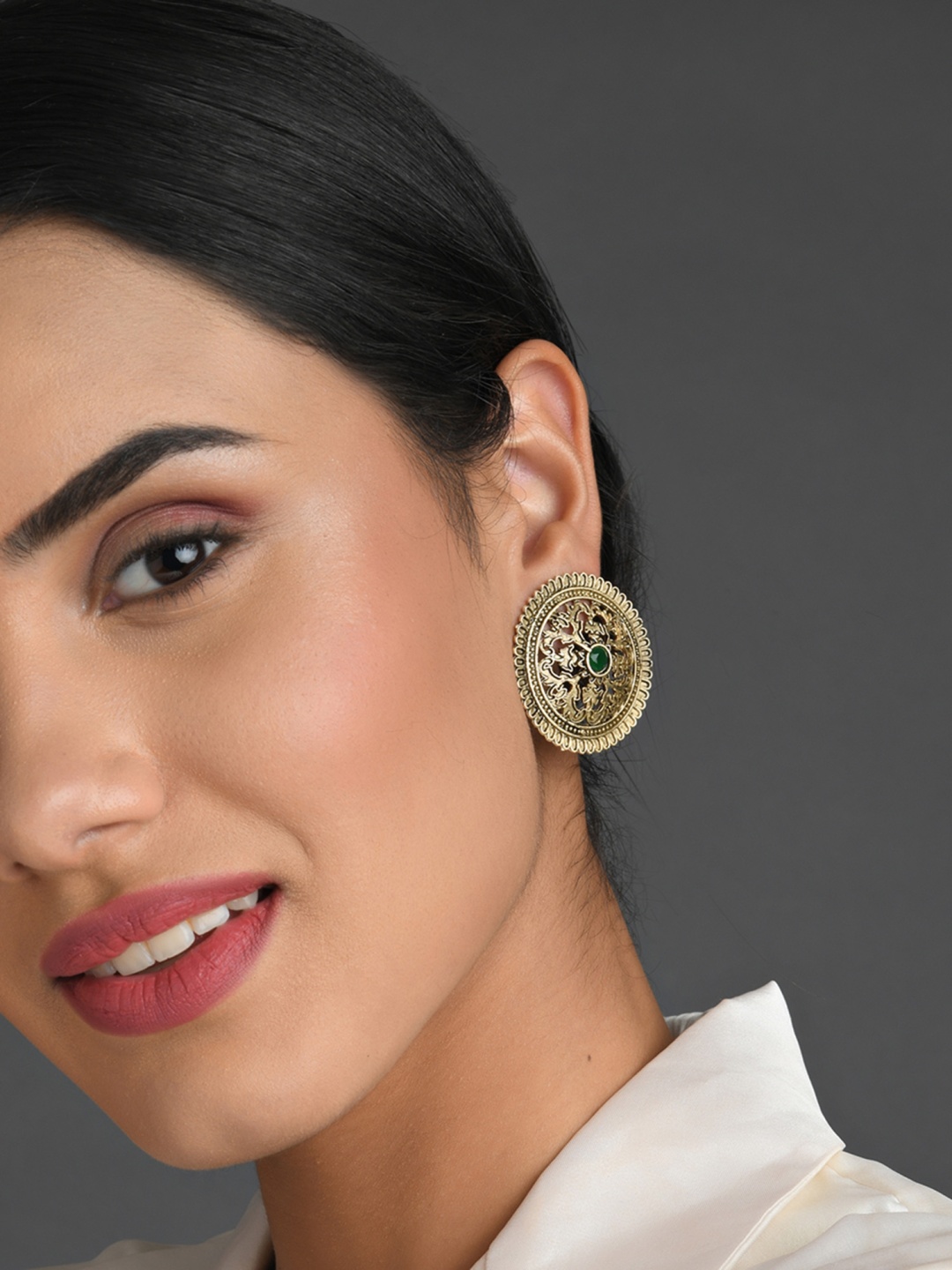 

Fida Green Contemporary Studs Earrings