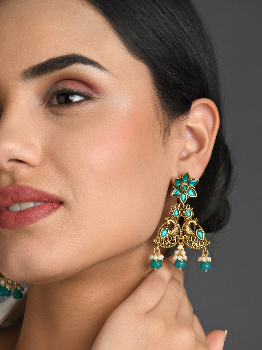 

Fida Green Contemporary Drop Earrings