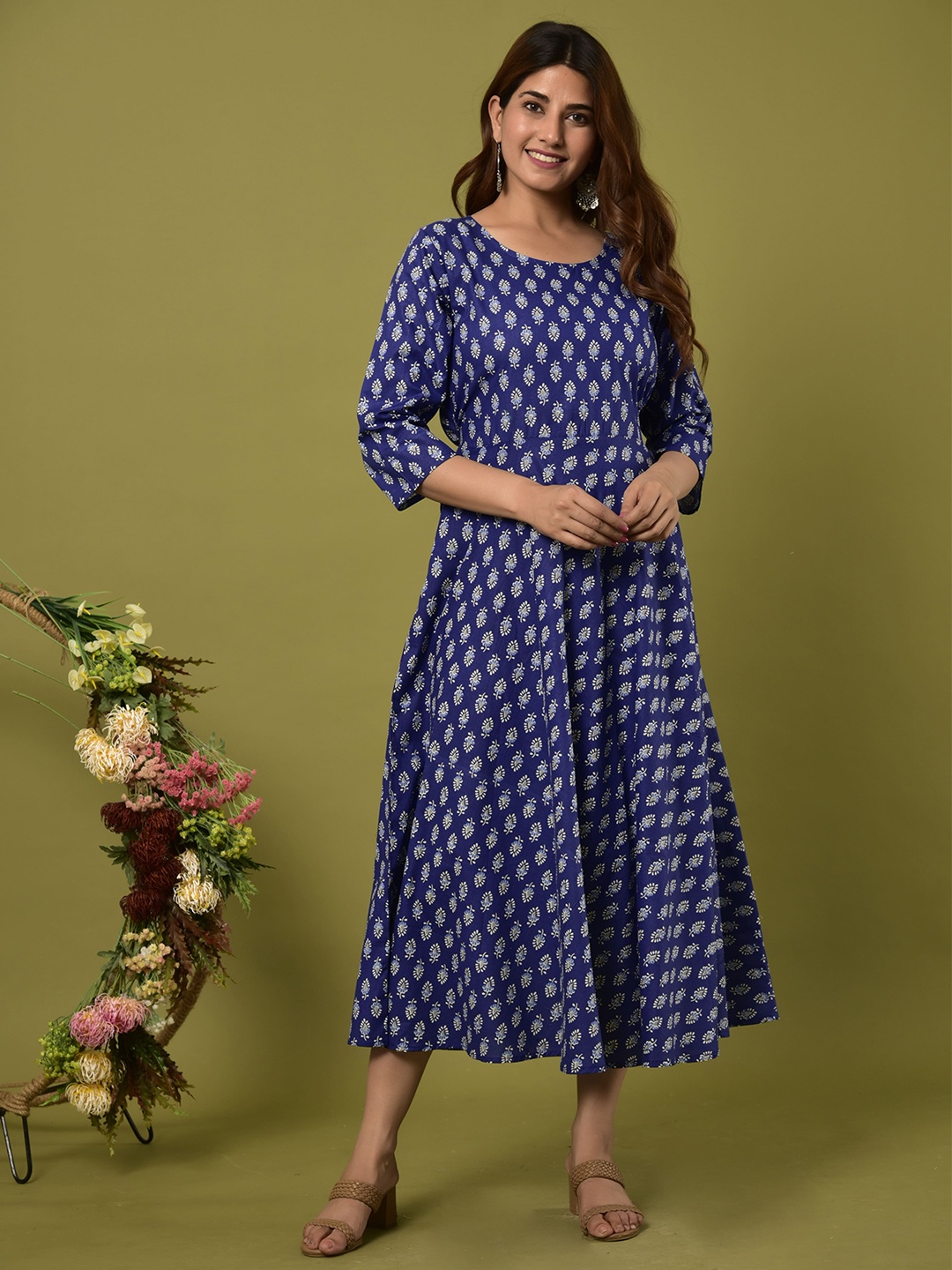 

KALINI Women Blue Ethnic Motifs Checked Midi Dress