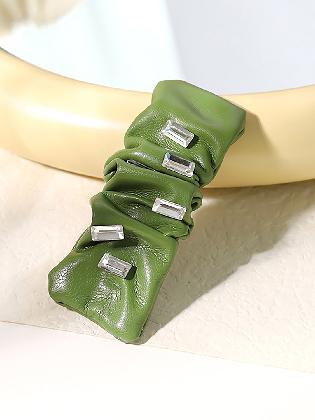 

Bellofox Women Green Tic Tac Clip Hair Accessory