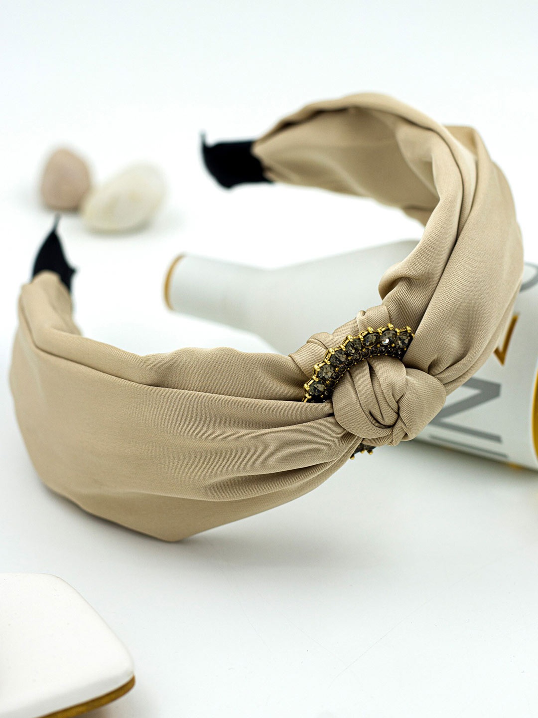 

Bellofox Women Beige & Black Hairband