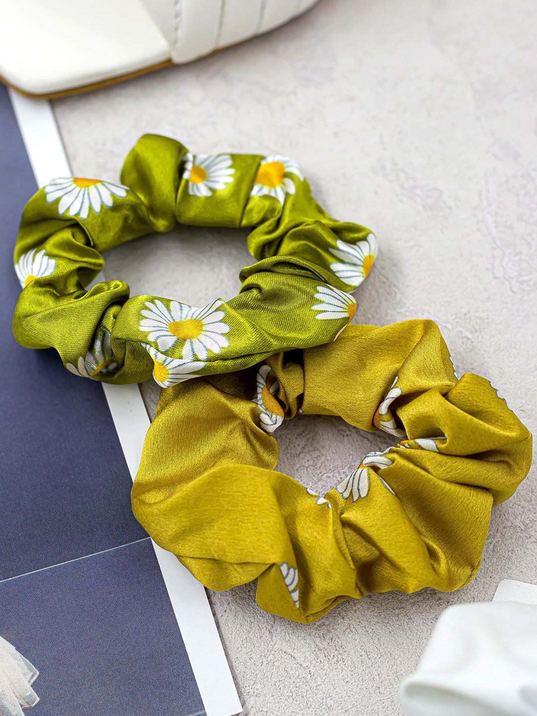 

Bellofox Women Mustard & Green Set of 2 Ponytail Holders
