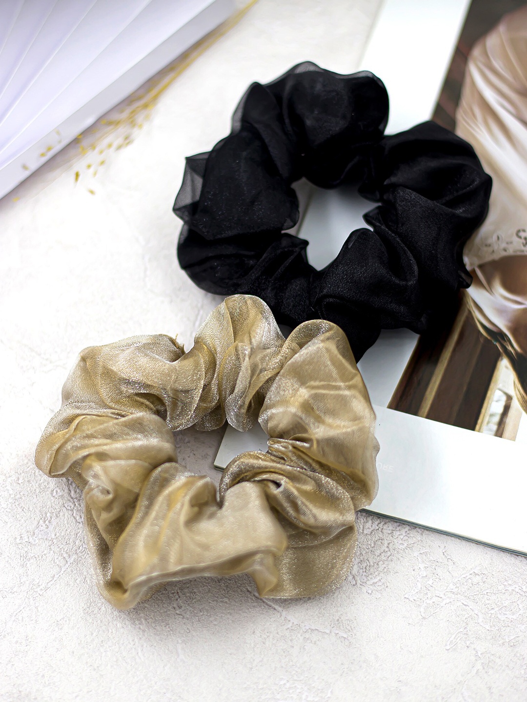 

Bellofox Women Brown & Black Set of 2 Ponytail Holders