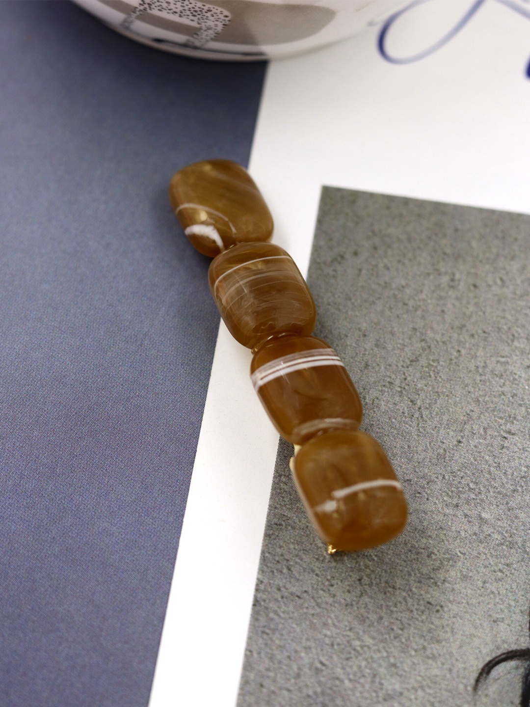 

Bellofox Women Brown Alligator Hair Clip