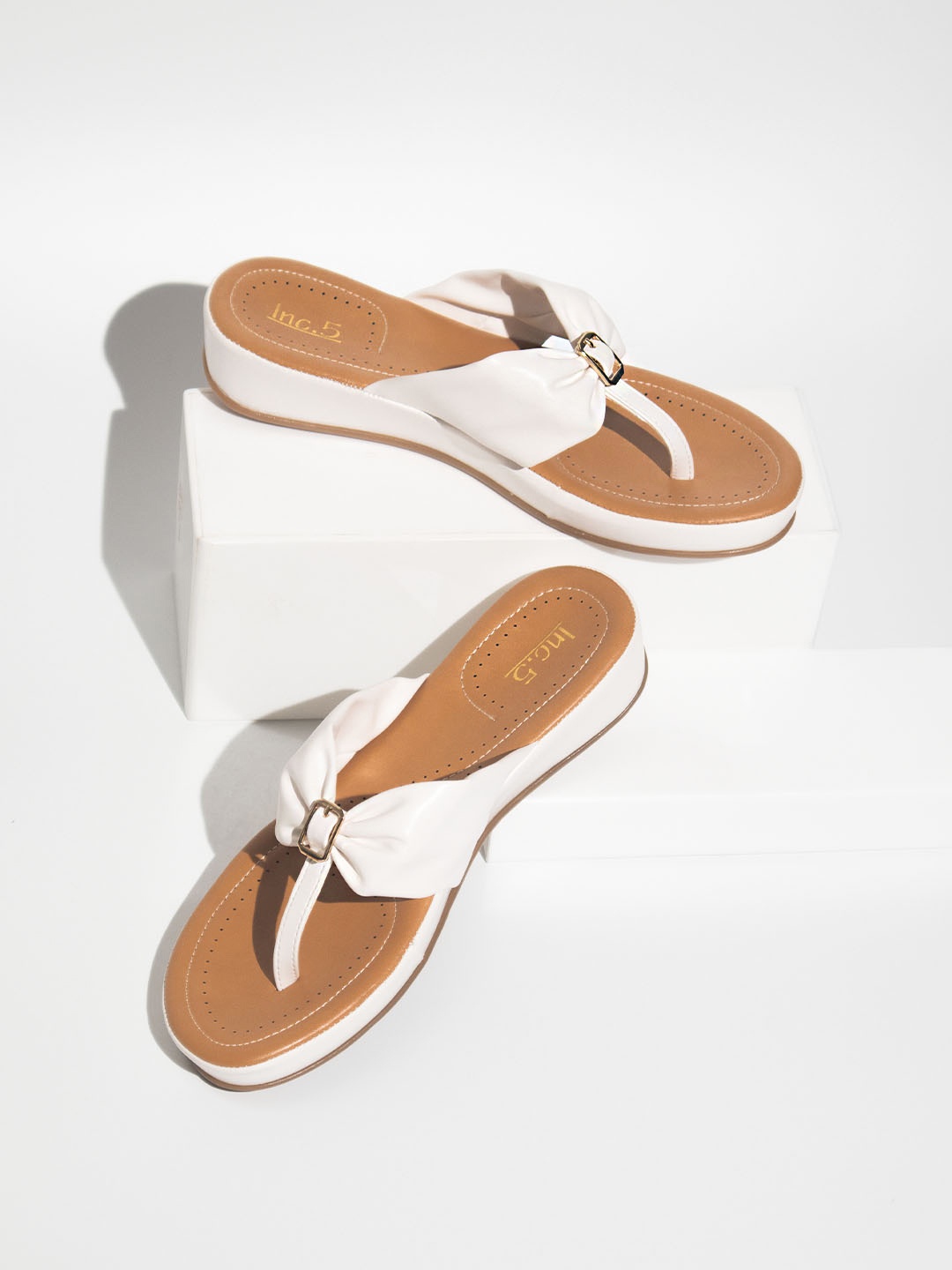 

Inc 5 Women White Solid Comfort Sandals With Buckle Detail